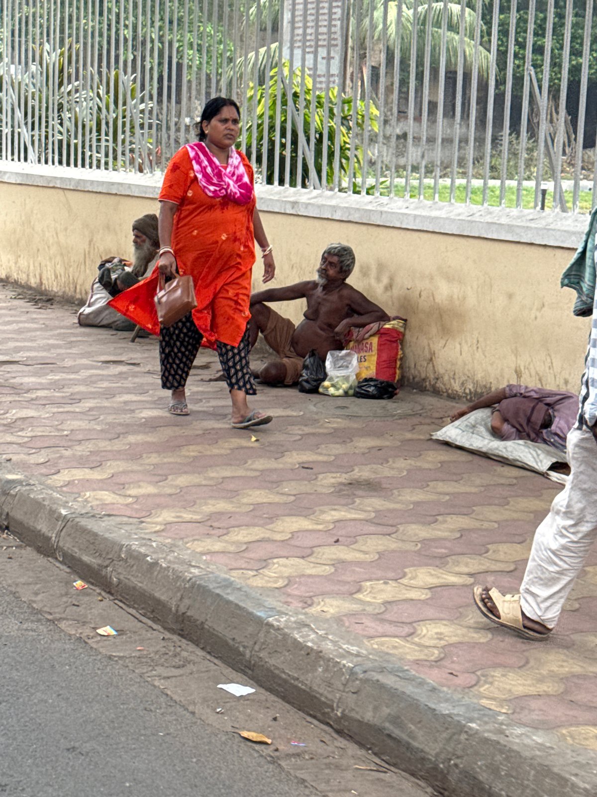 Early morning street life documented across Kolkata