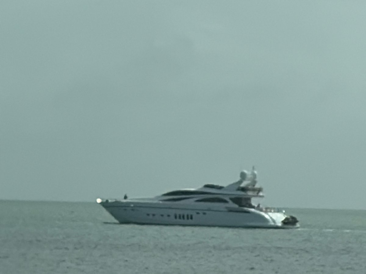 Miami yacht and taco stand captured by witnesses