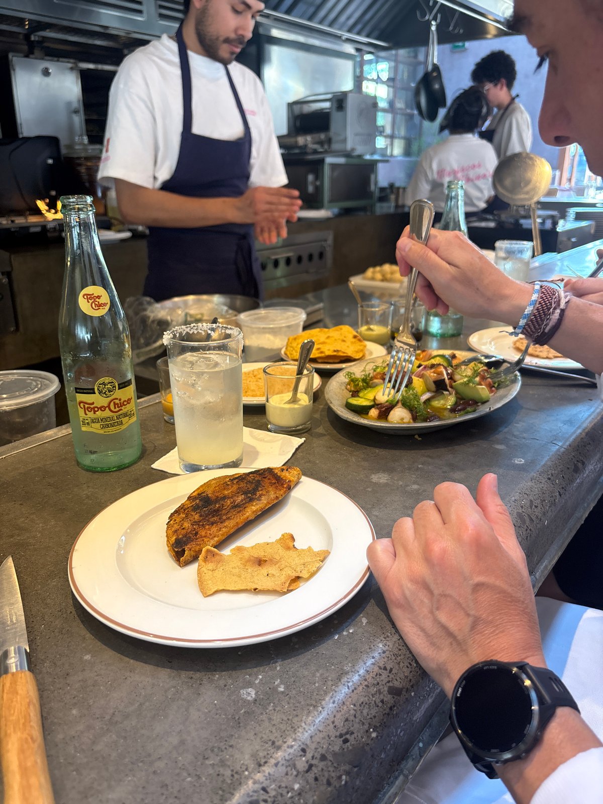 Chef observed at restaurant in San Pedro Garza García