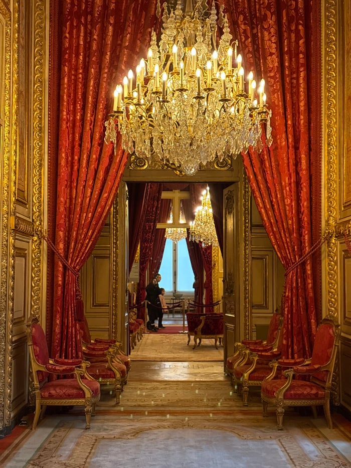 Tourists visit Louvre Museum and Versailles during Tuesday afternoon