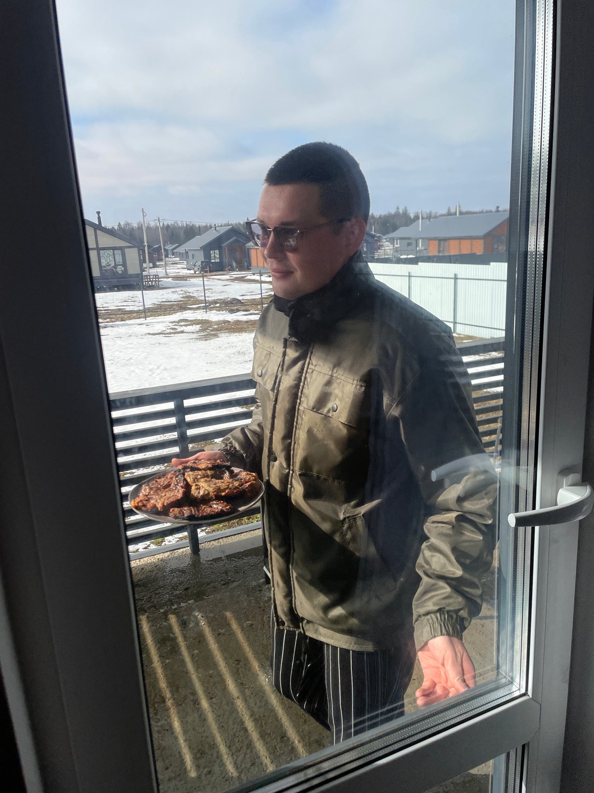 Family Sunday morning routine documented in Podshivalovo, Russia