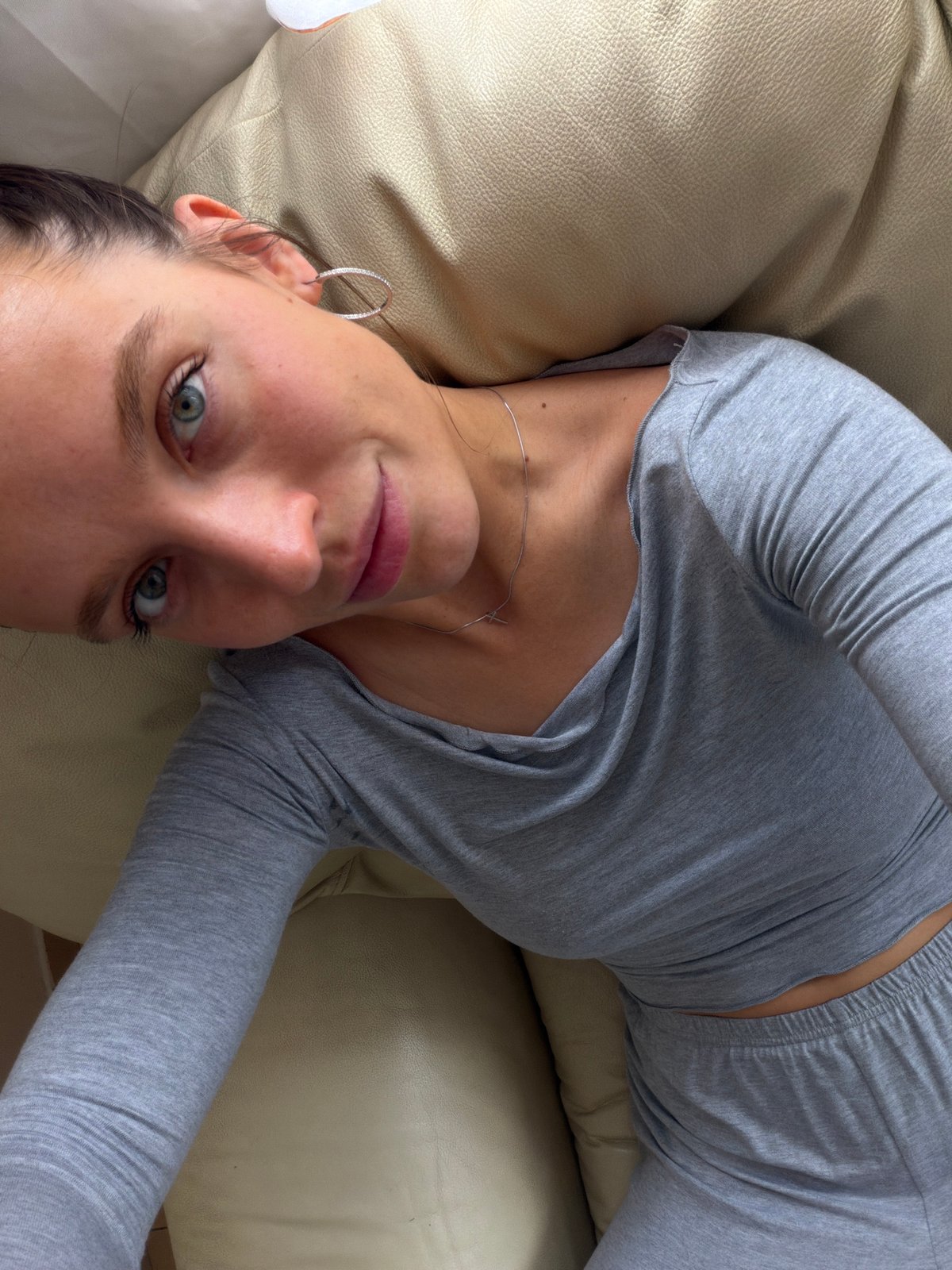 Woman documents morning routine in Budva through selfies and scenes