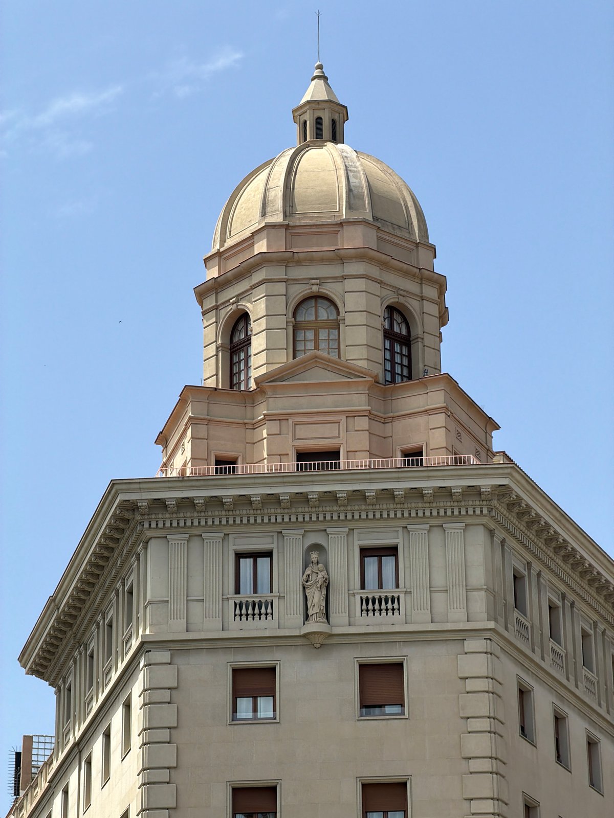 Midday walkthrough of Barcelona's historic city center streets