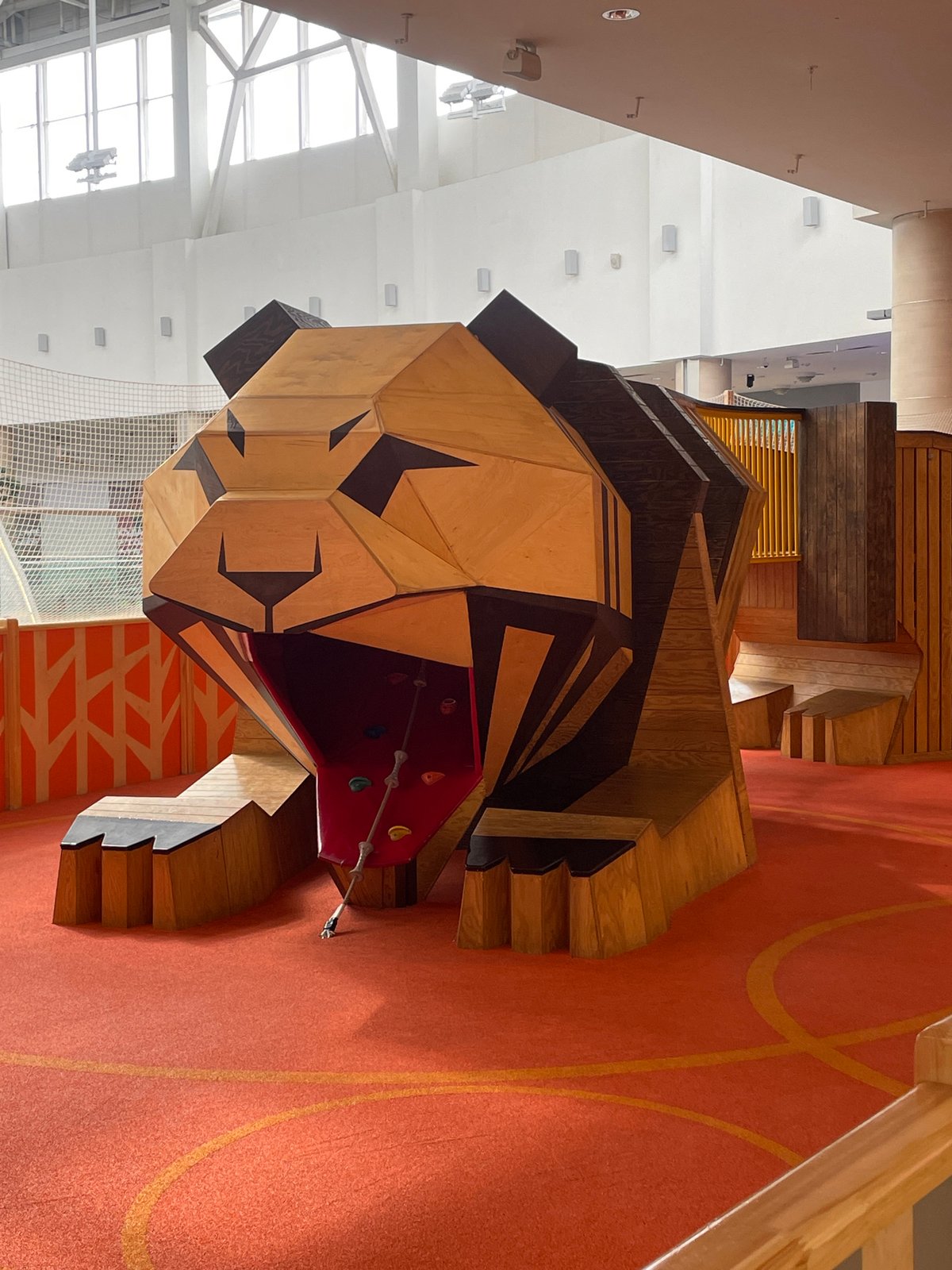 Witness documents Planet Mall interior spaces in Krasnoyarsk