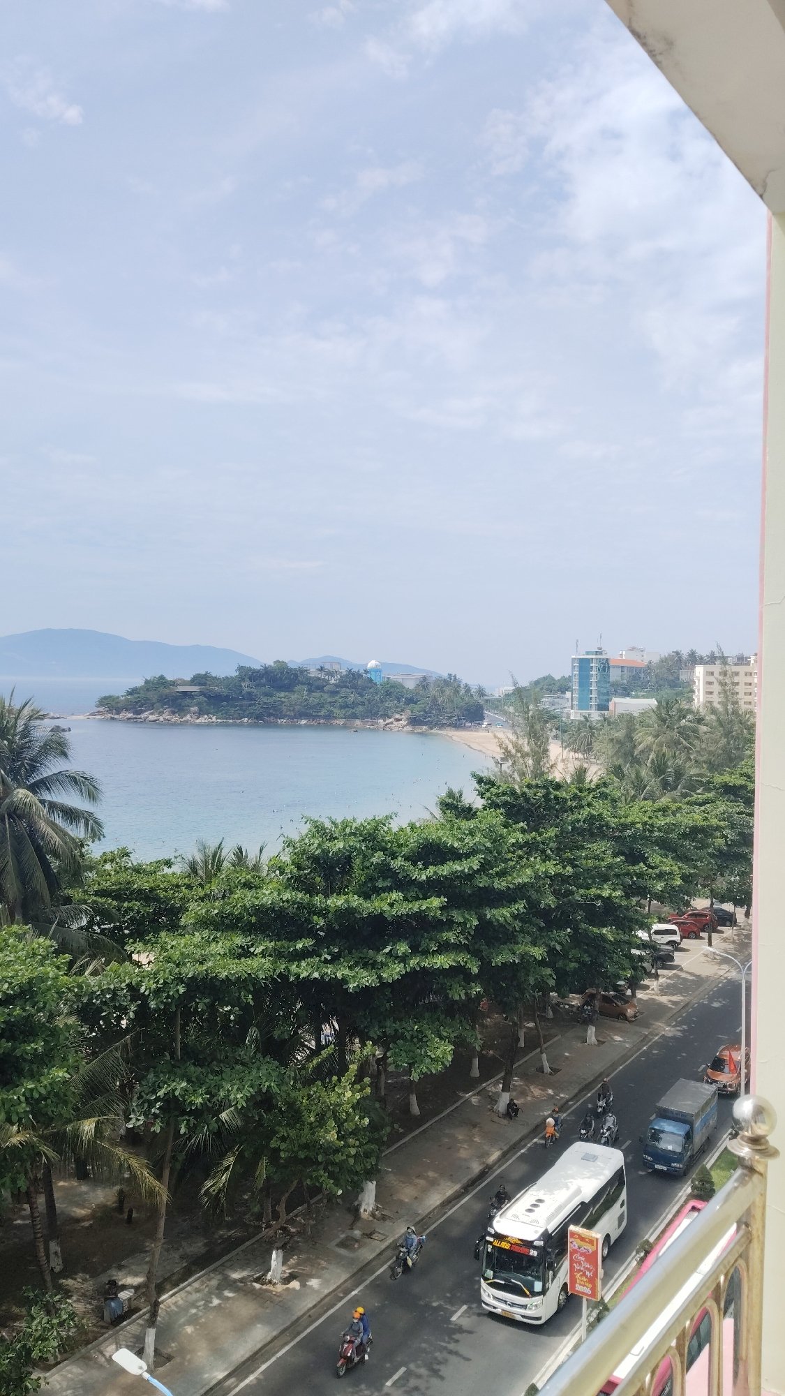 Early morning cooking and street observations in Nha Trang