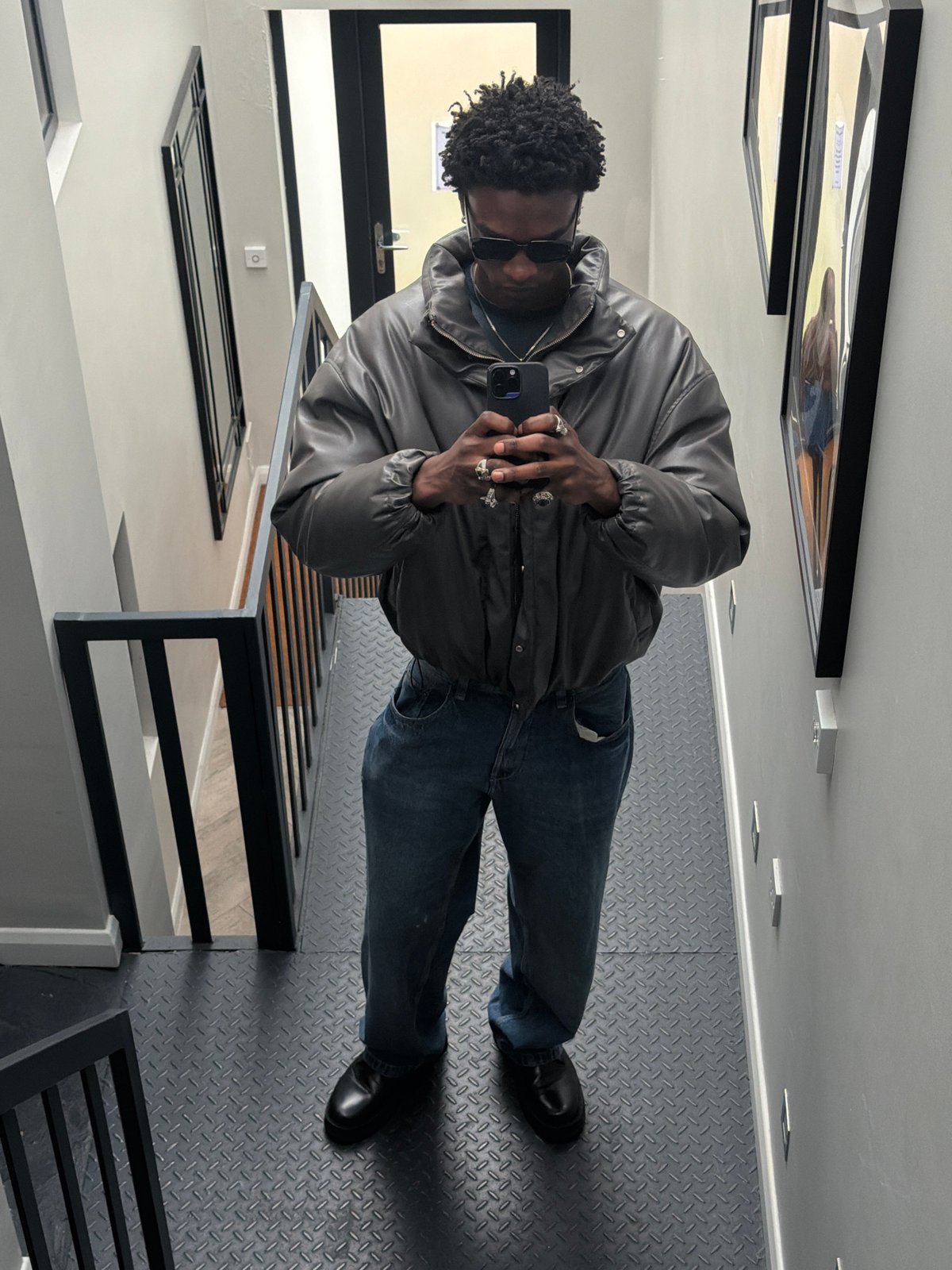 Man takes selfie in London art gallery