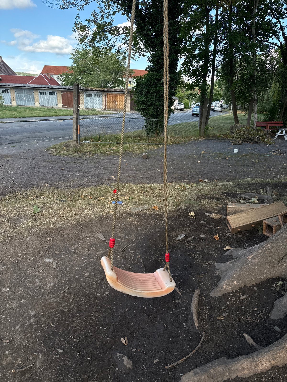 Lazy evening in Bad Blankenburg with a very photogenic cat
