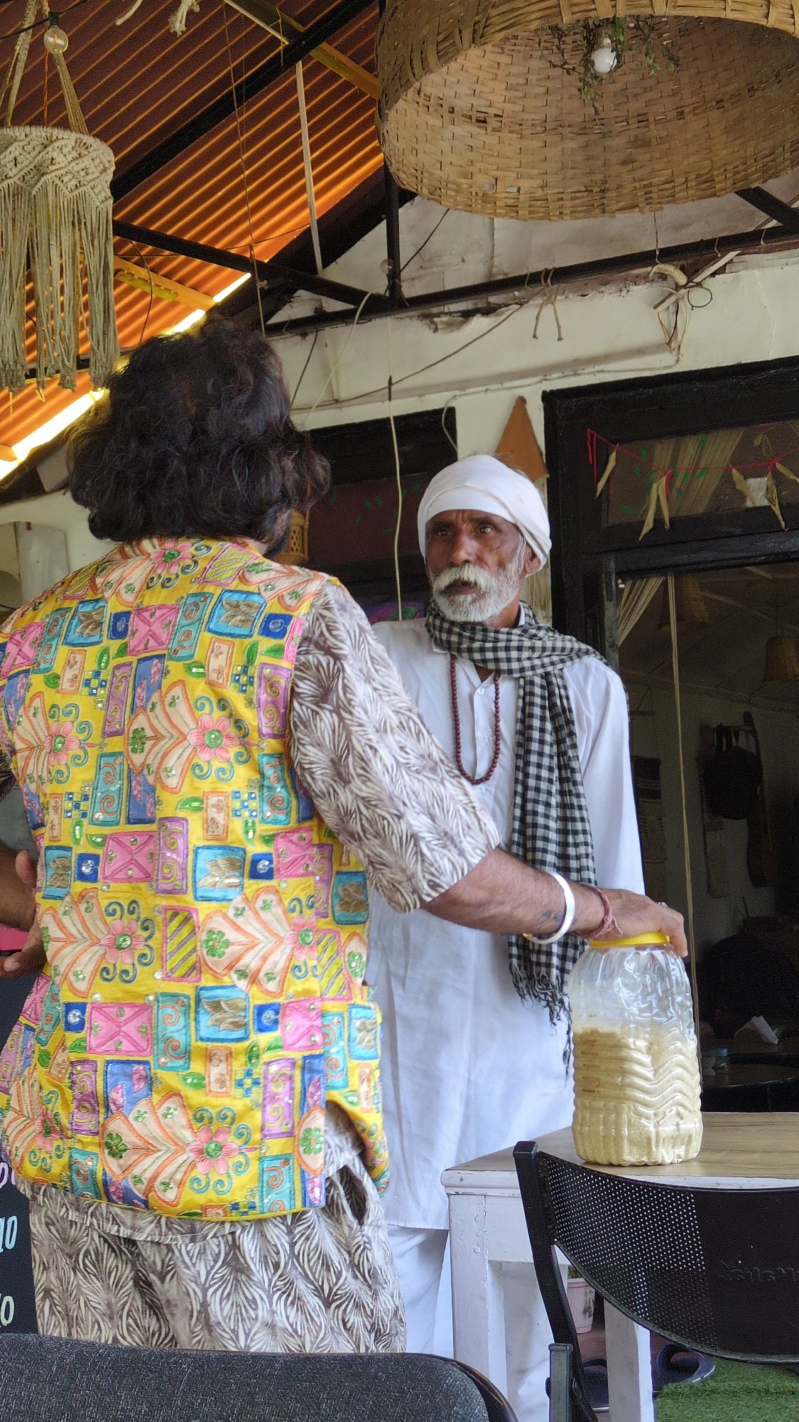 Morning hillside cafe tour documented in northern India mountain towns