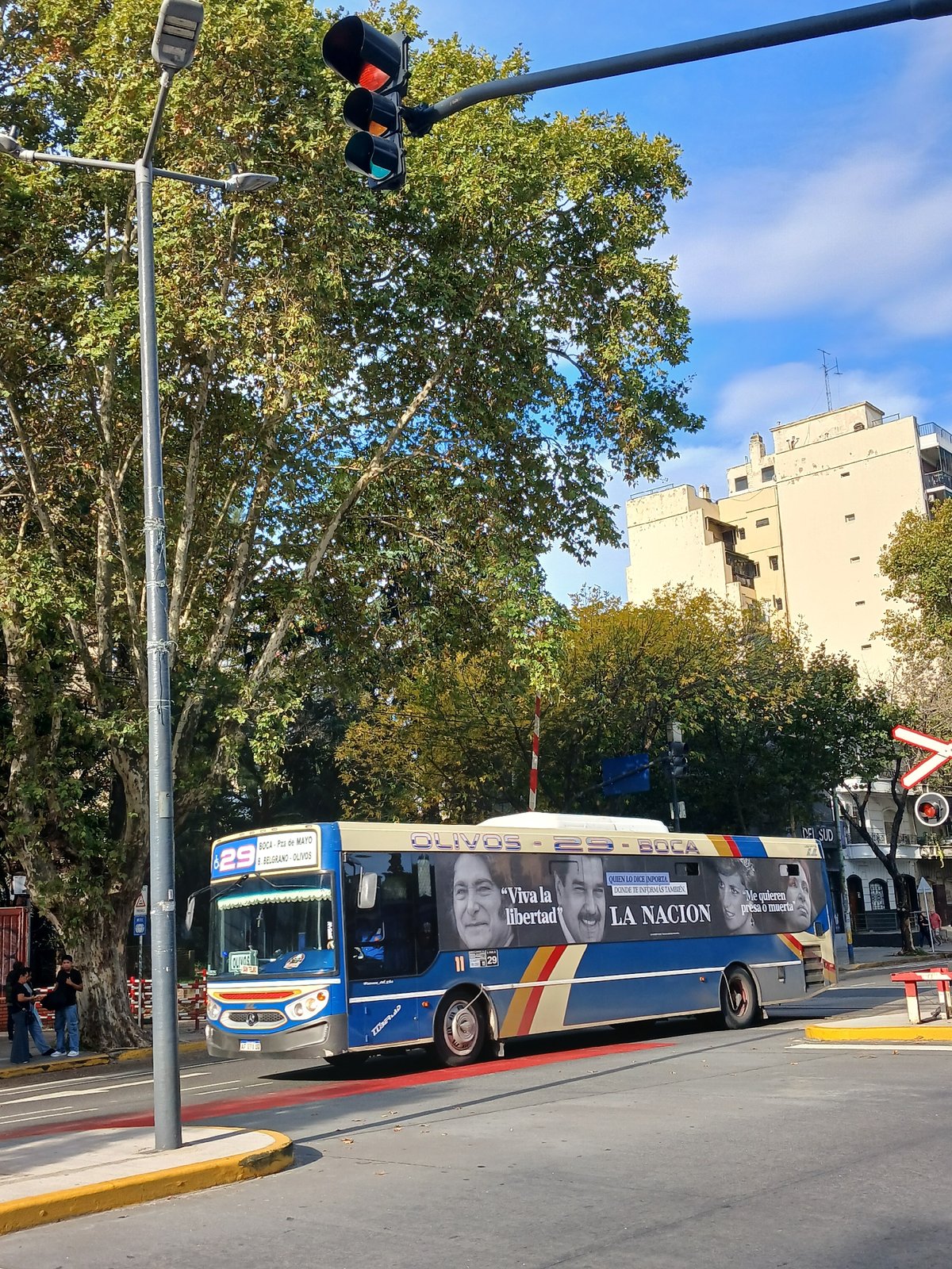Evening street documentation captures everyday Buenos Aires urban scenes
