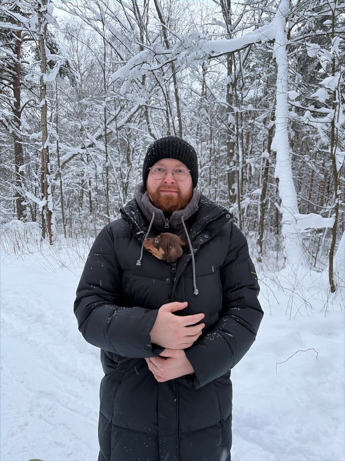 Man photographed in snowy Kotelniki forest Saturday afternoon