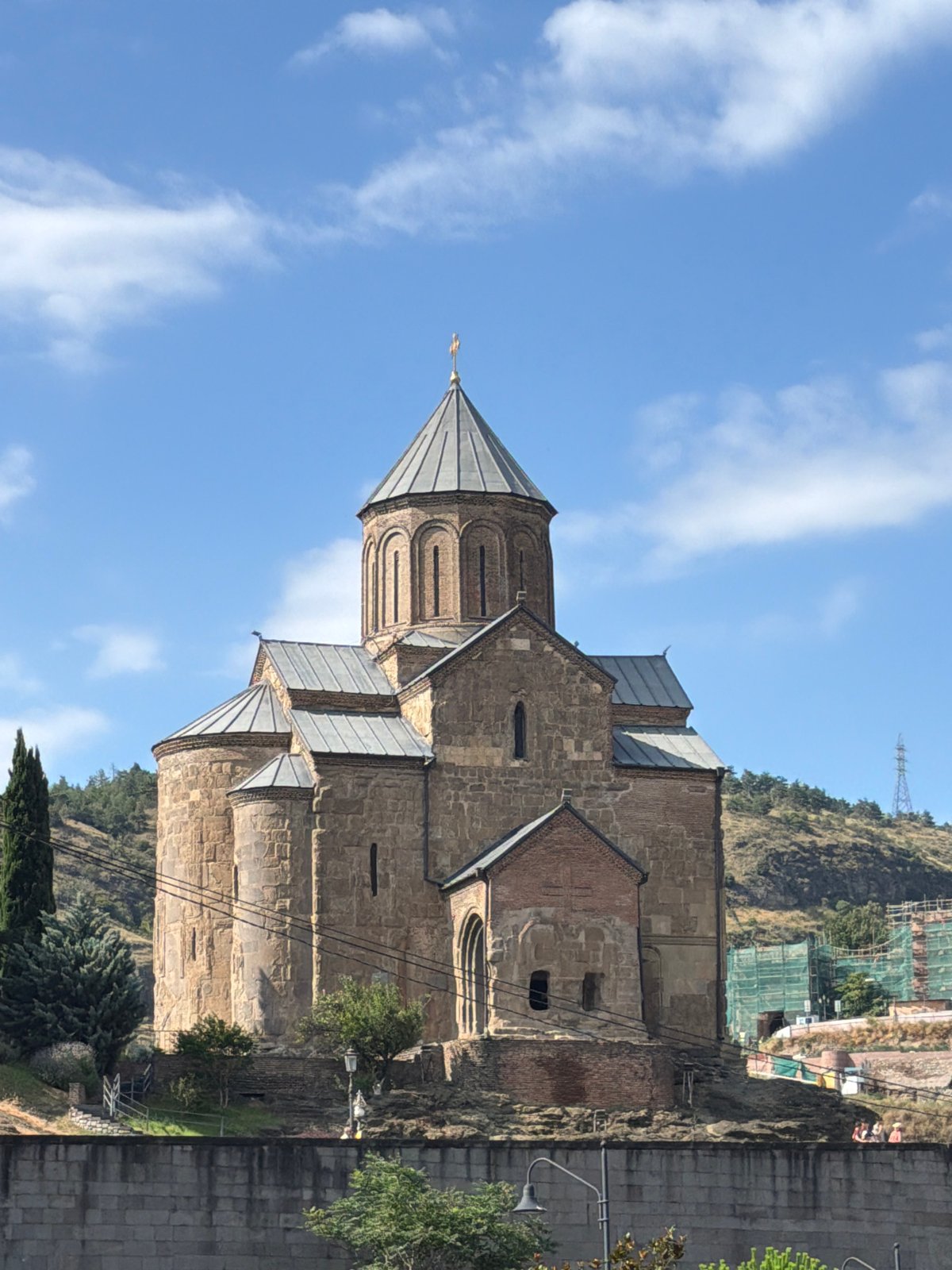 Snapshot tour of Tbilisi landmarks and street details