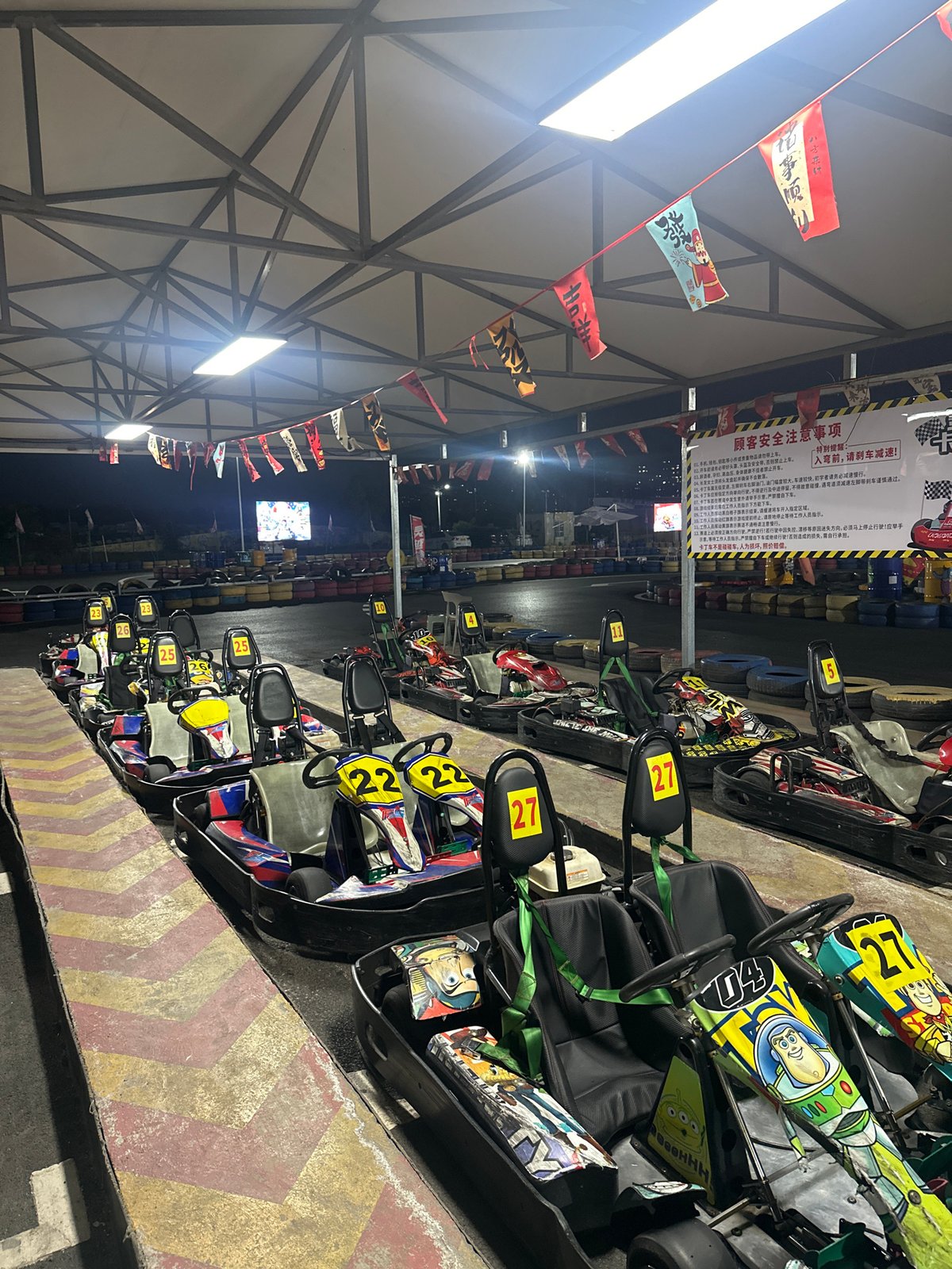 Indoor go-kart facility documented in Shapingba District, China