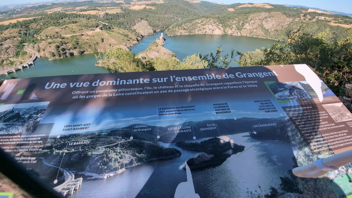 Afternoon around Chambles: castle, gorges, and a village café