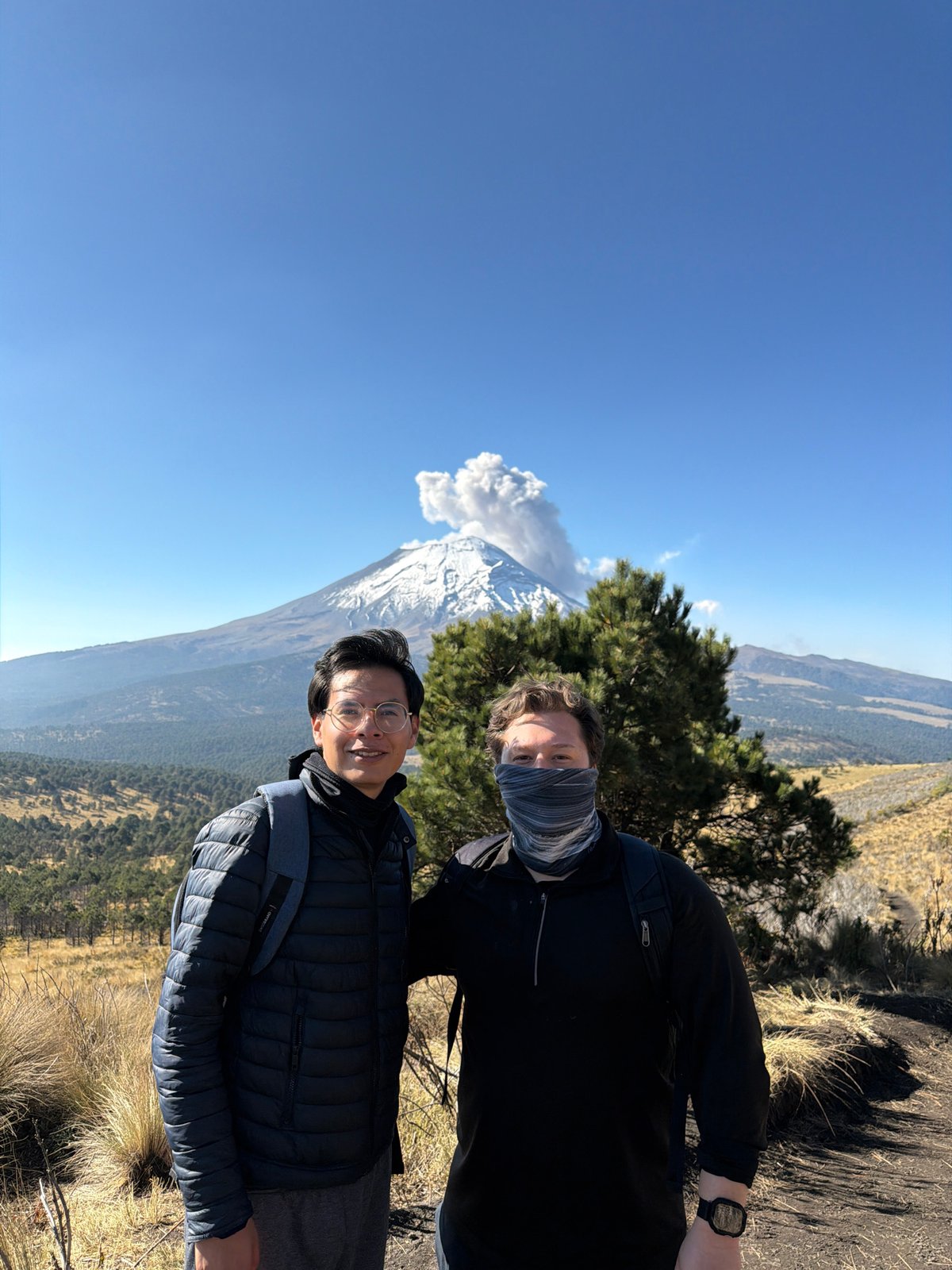 Two witnesses observe smoking mountain peak near Tlamacas, Mexico