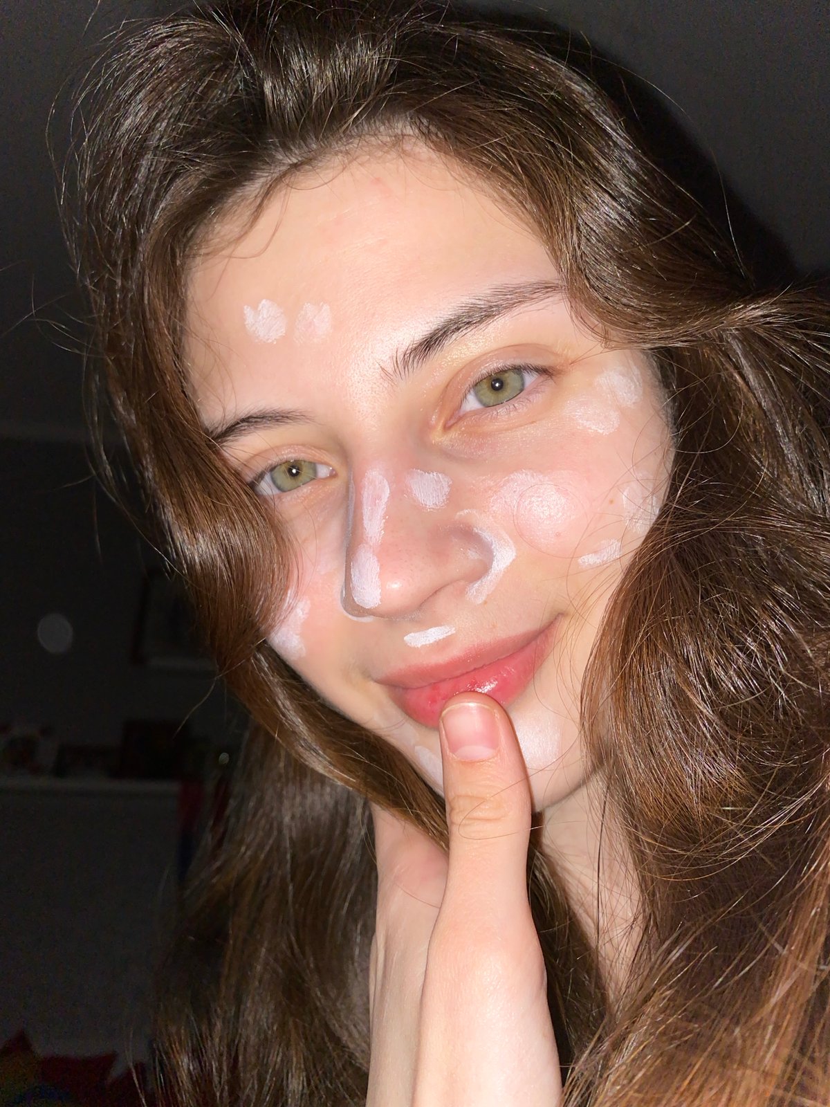 Woman documents skincare routine in Votkinsk, Russia