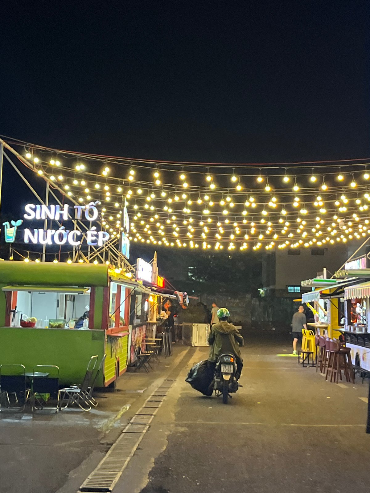 Daily life moments captured across Bac Nha Trang Ward