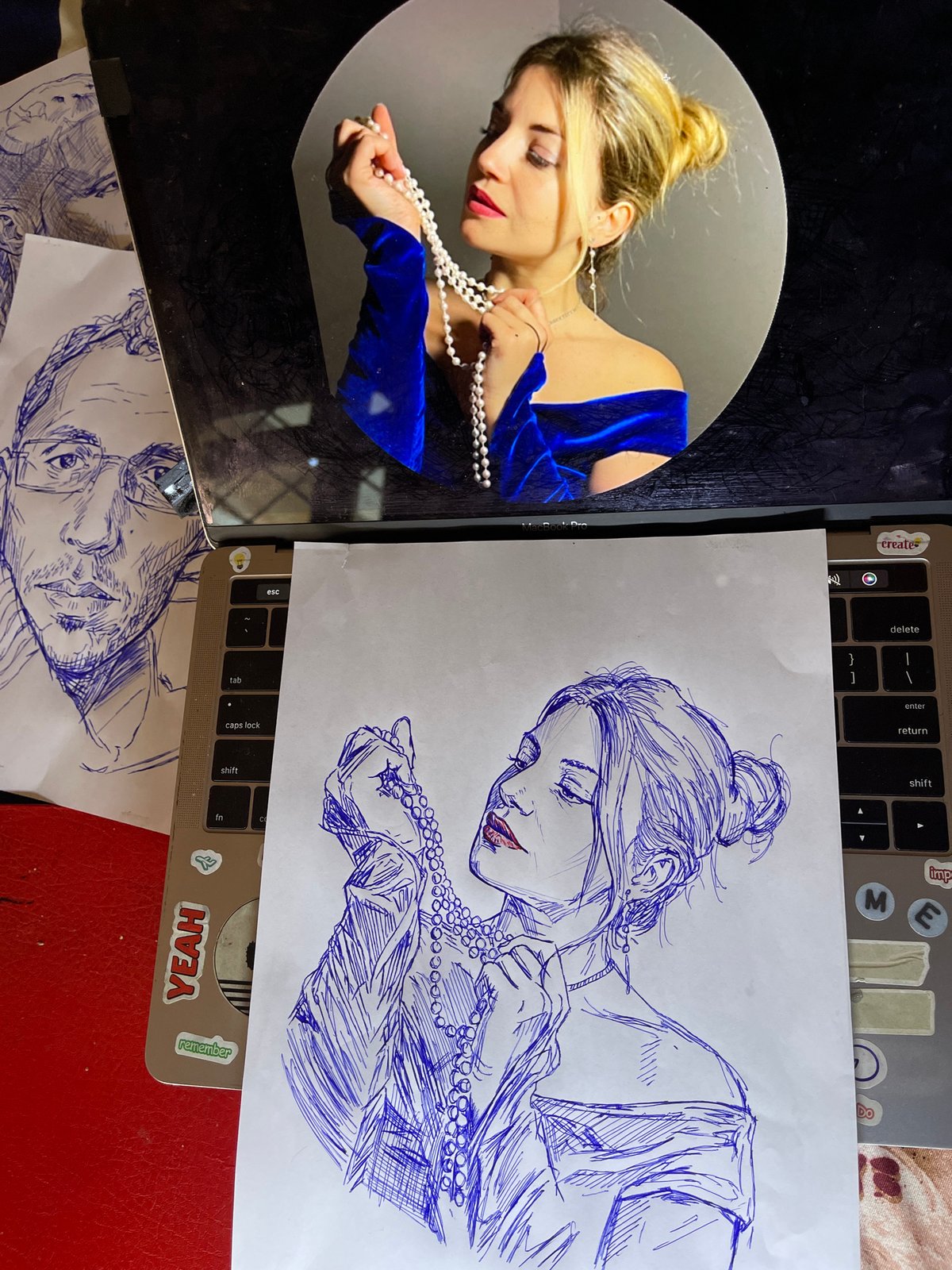 Portrait drawing session with pen and ink in Jos