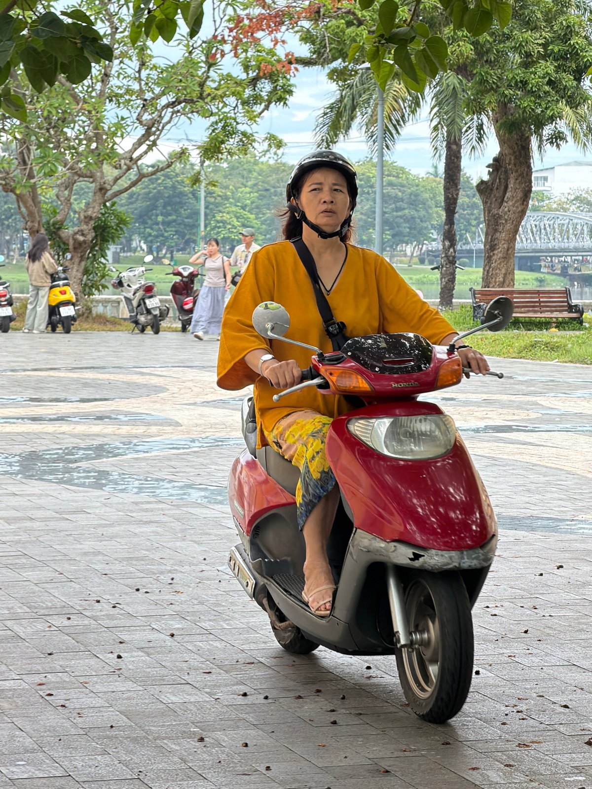 Street life and traditional art in Thuận Hóa Ward, Huế