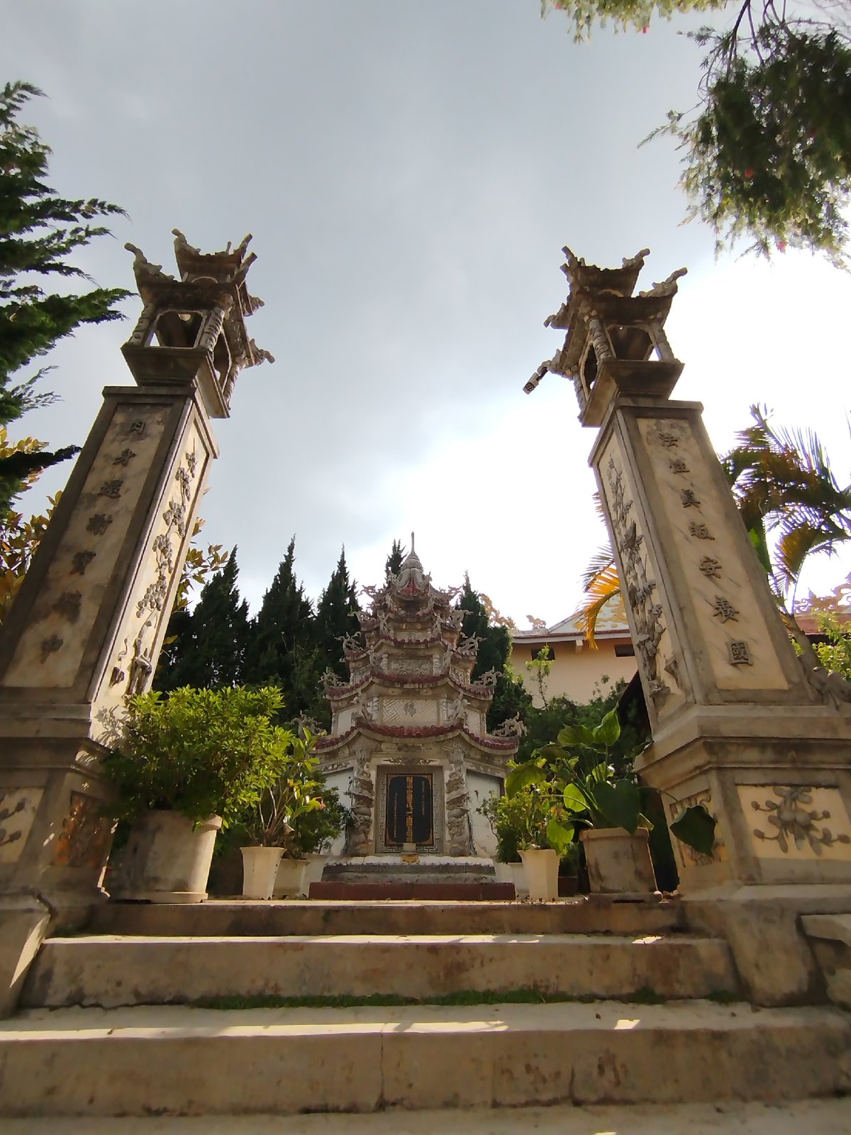 Buddhist temple complex documented in Đà Lạt, Vietnam