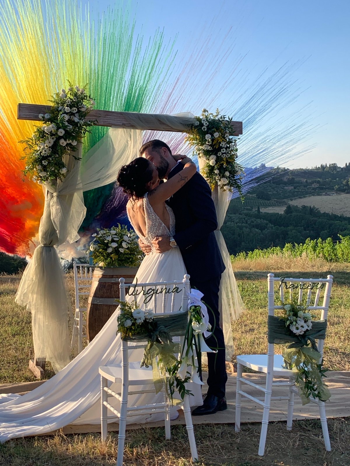 Outdoor wedding ceremony in the Tuscan hills of Montepulciano