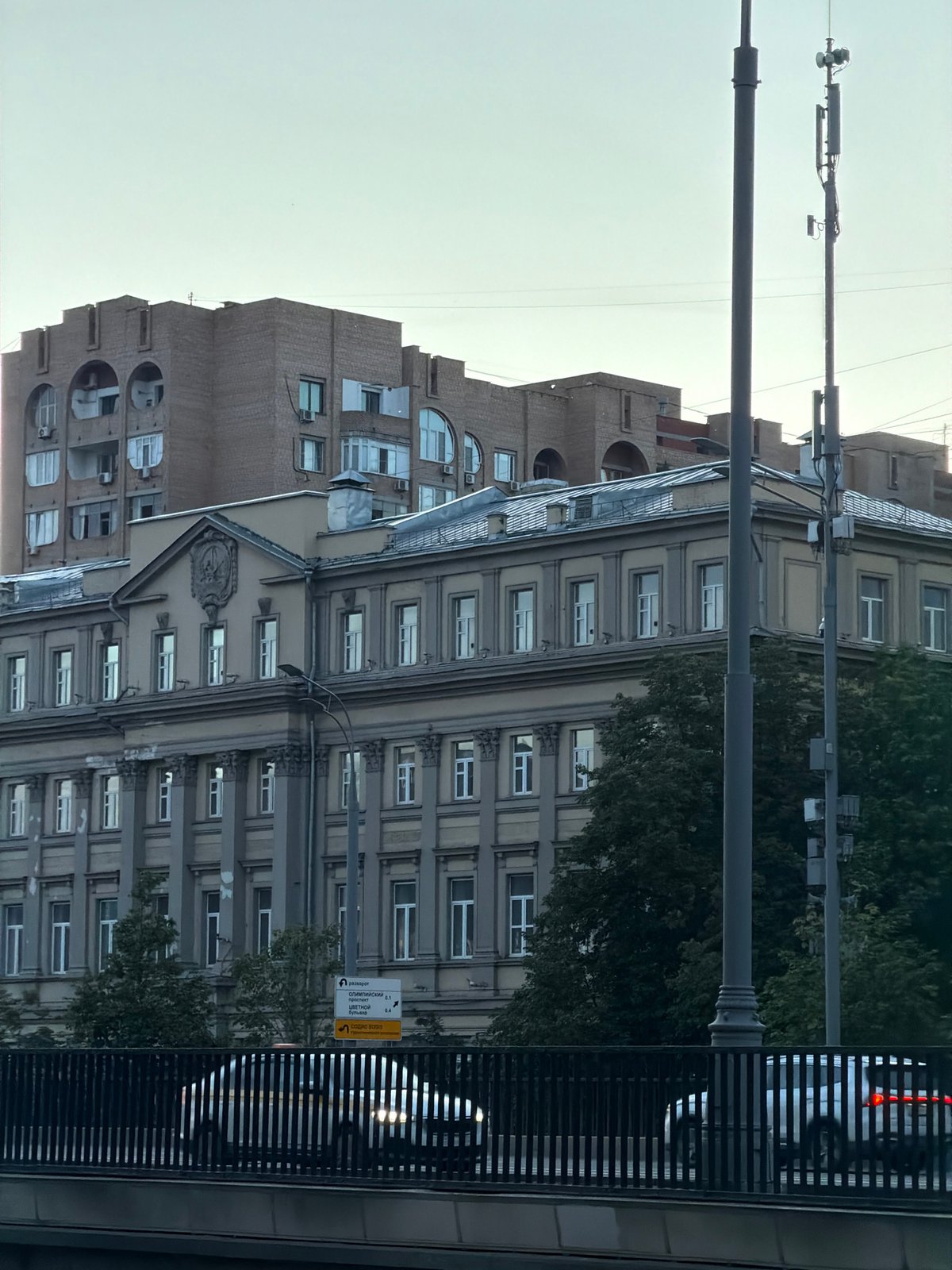 Moscow architecture and streetscapes documented in evening walking tour