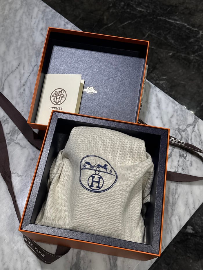 Luxury unboxing and personal collection documented in Zapopan