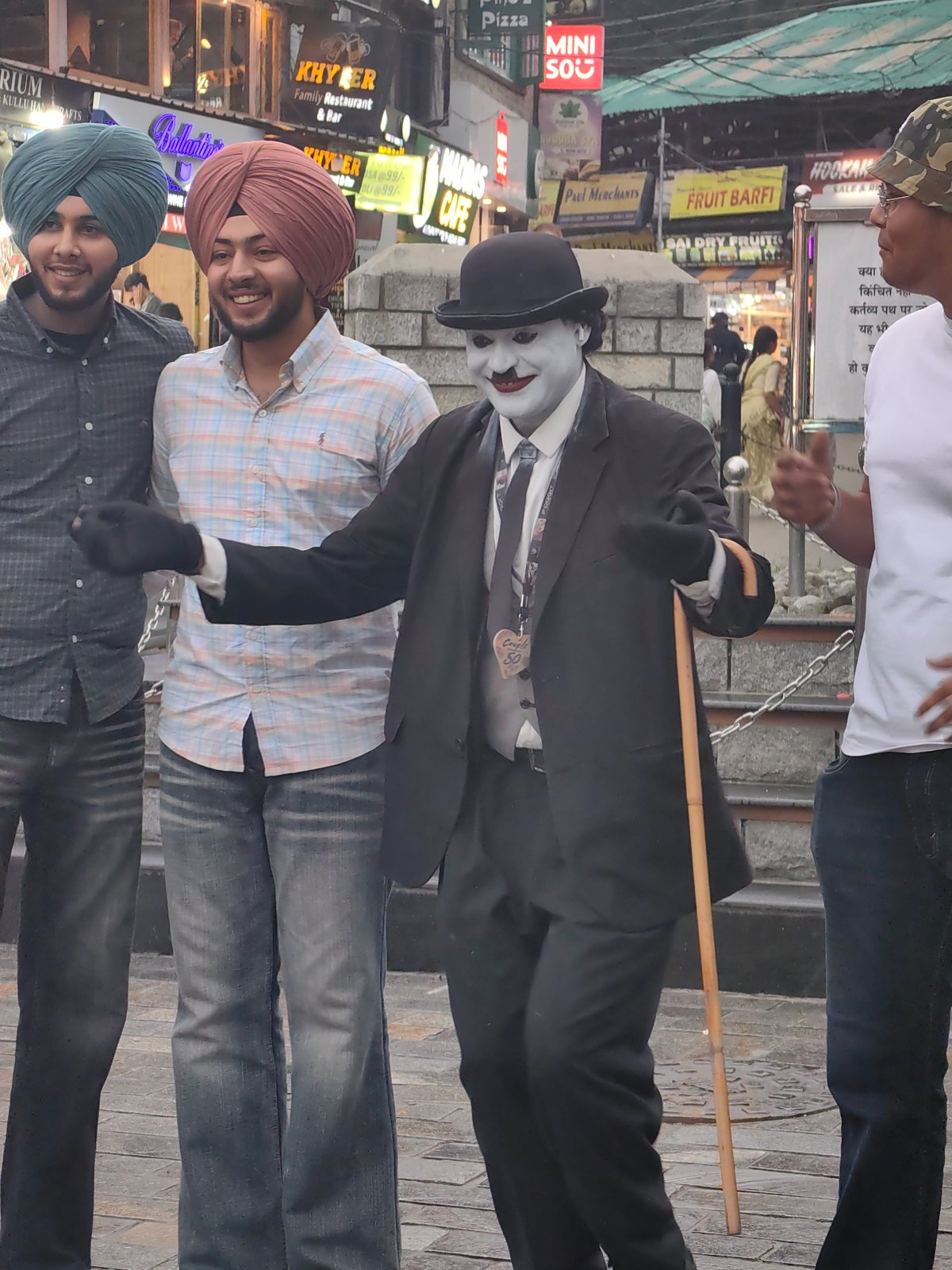 Rainy afternoon to evening on Manali's Mall Road