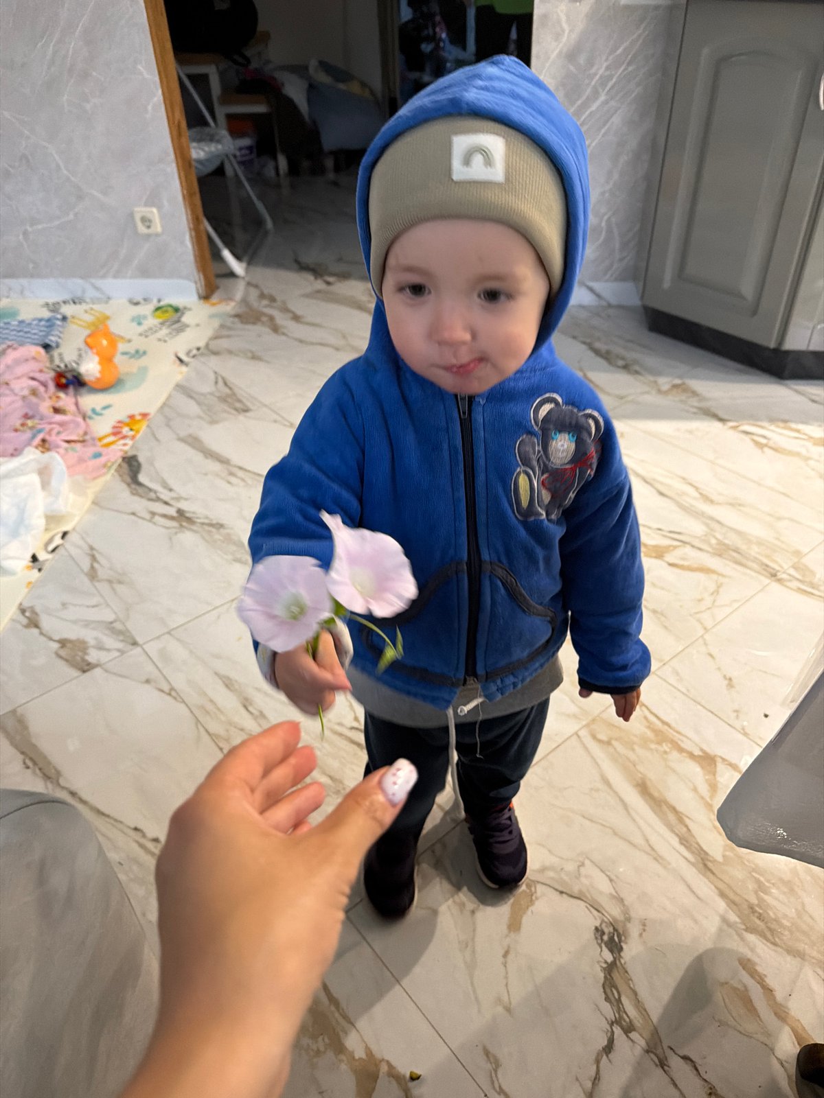 Casual evening at home in Andreyevo, flowers and food