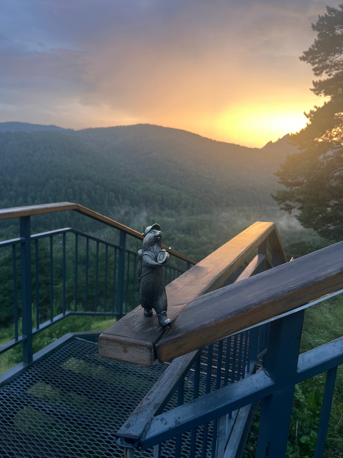 Afternoon stop at Karaulnaya Mountain, Krasnoyarsk