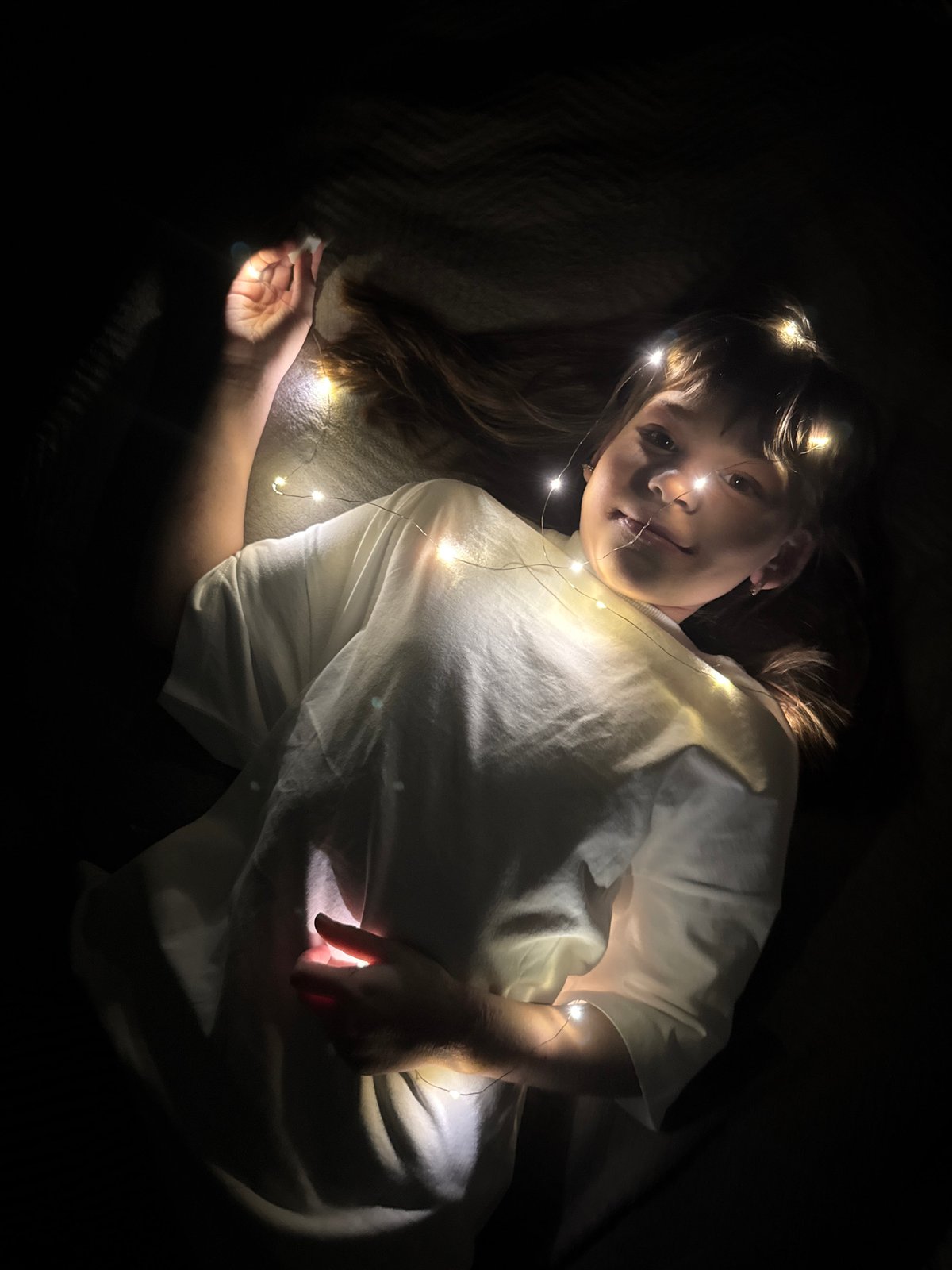 Creative portrait session with lights and water effects in Rusanovo