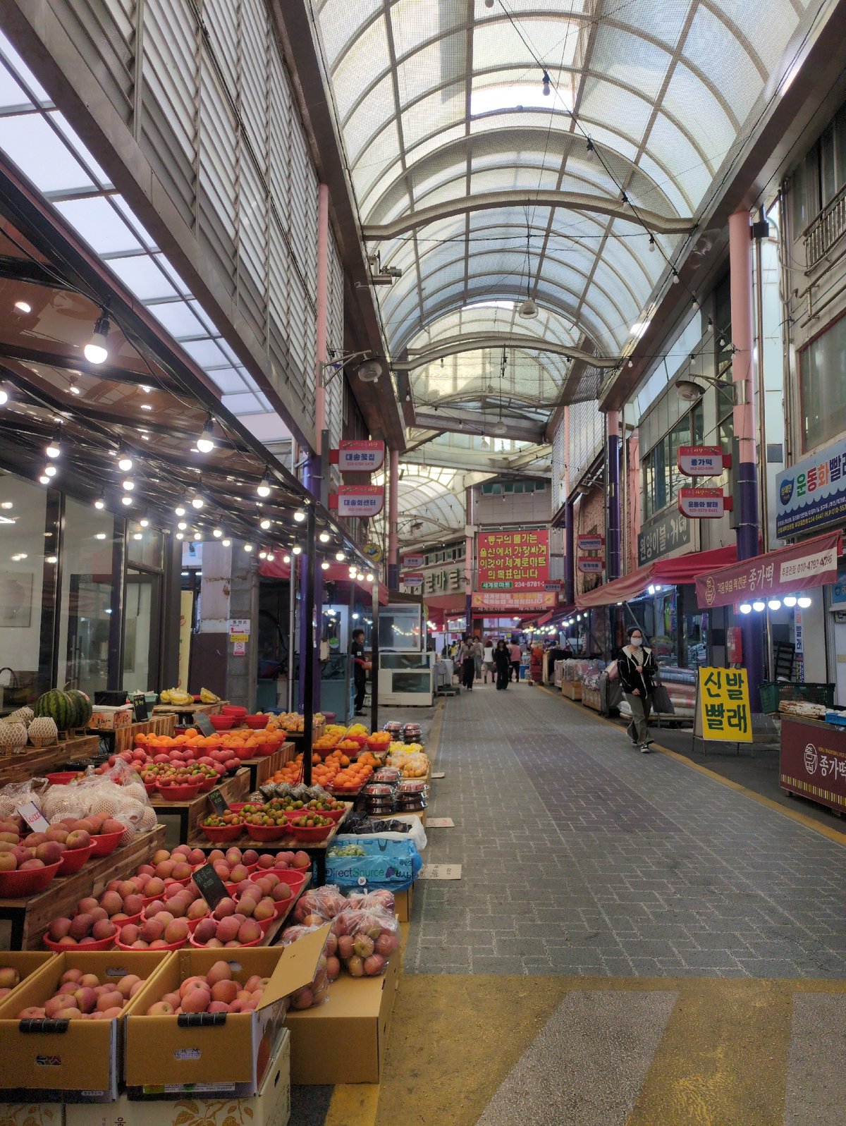 Daily life scenes documented across Ulsan neighborhoods
