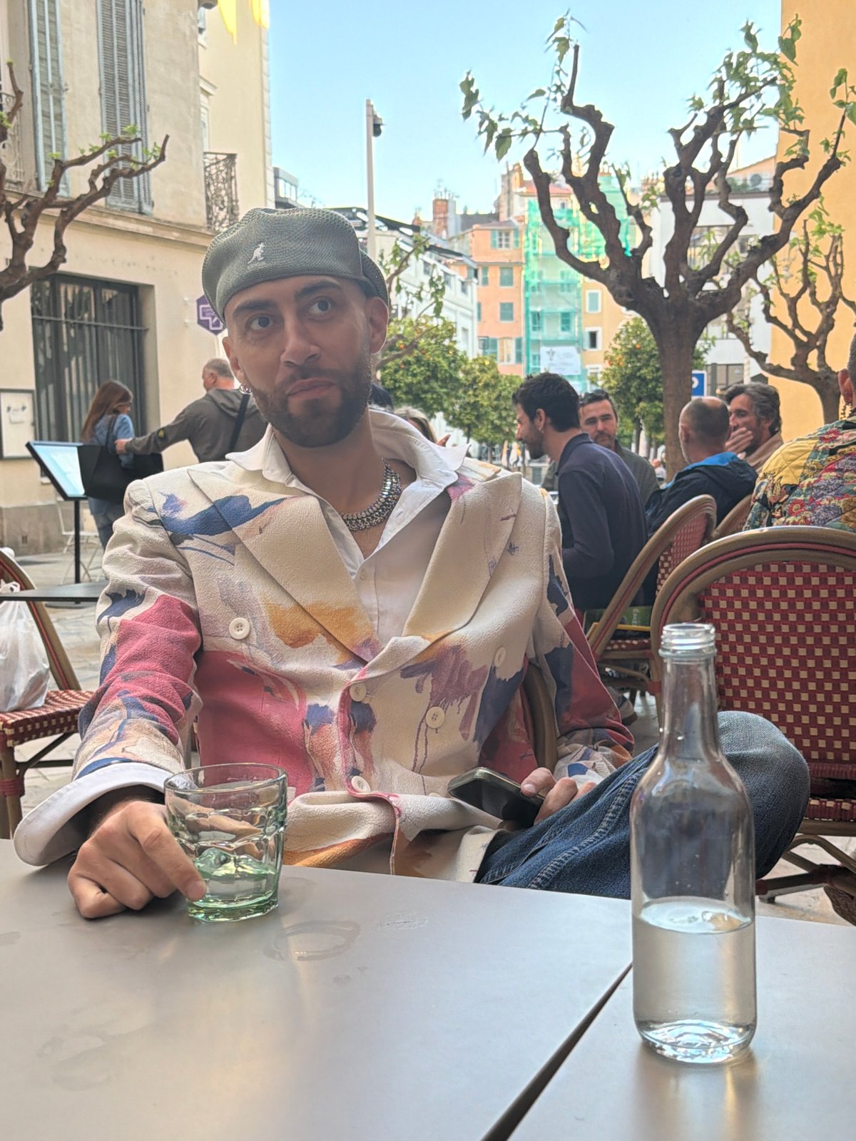 Afternoon café scene captured in sunny Toulon, France