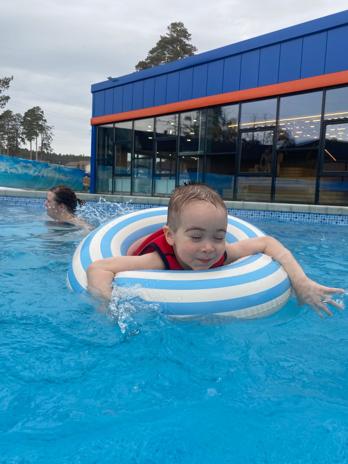 Family enjoys day at Warm Wave water park in Votkinsk
