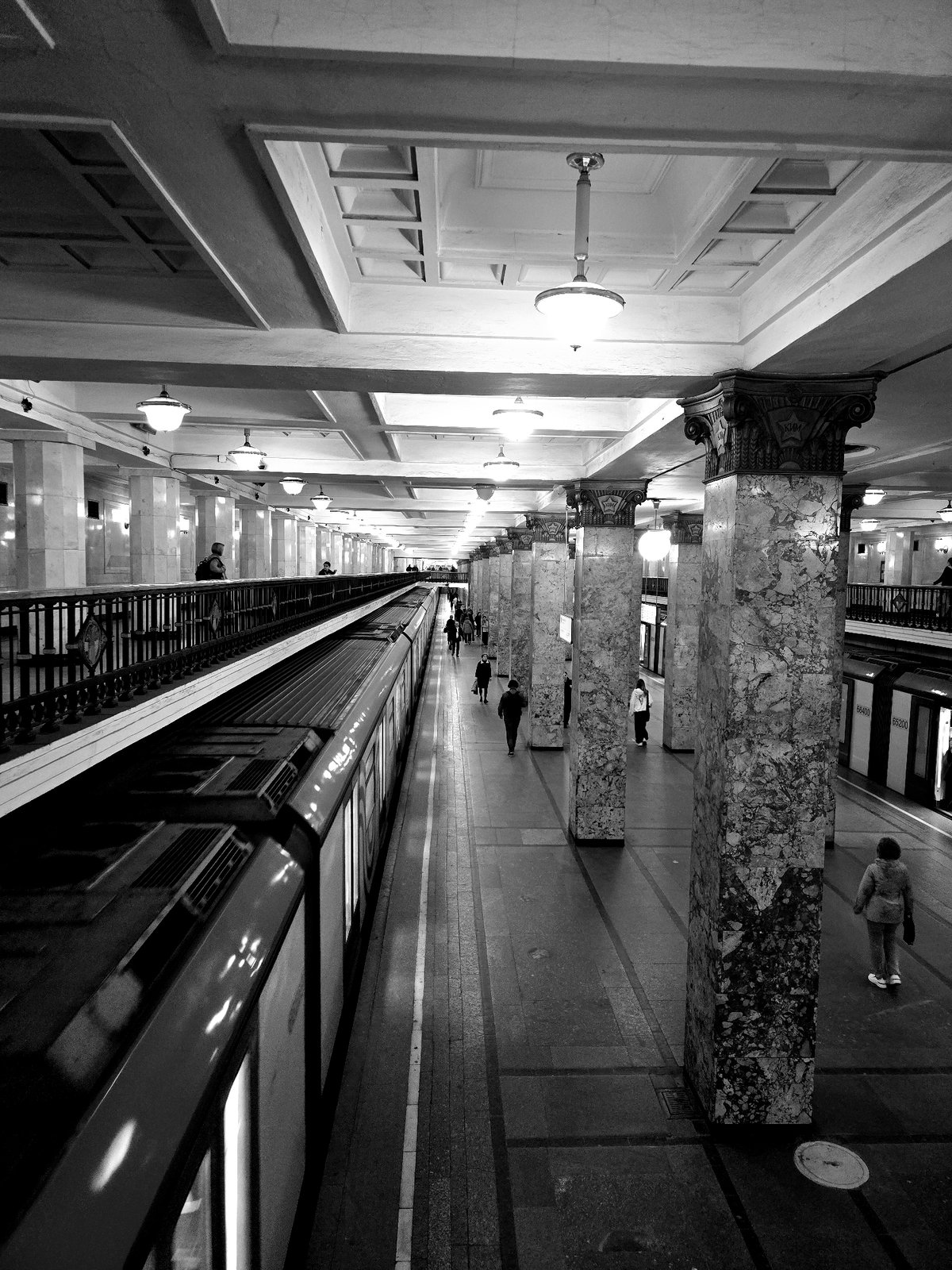 Morning commuter activity documented across central Moscow metro and streets