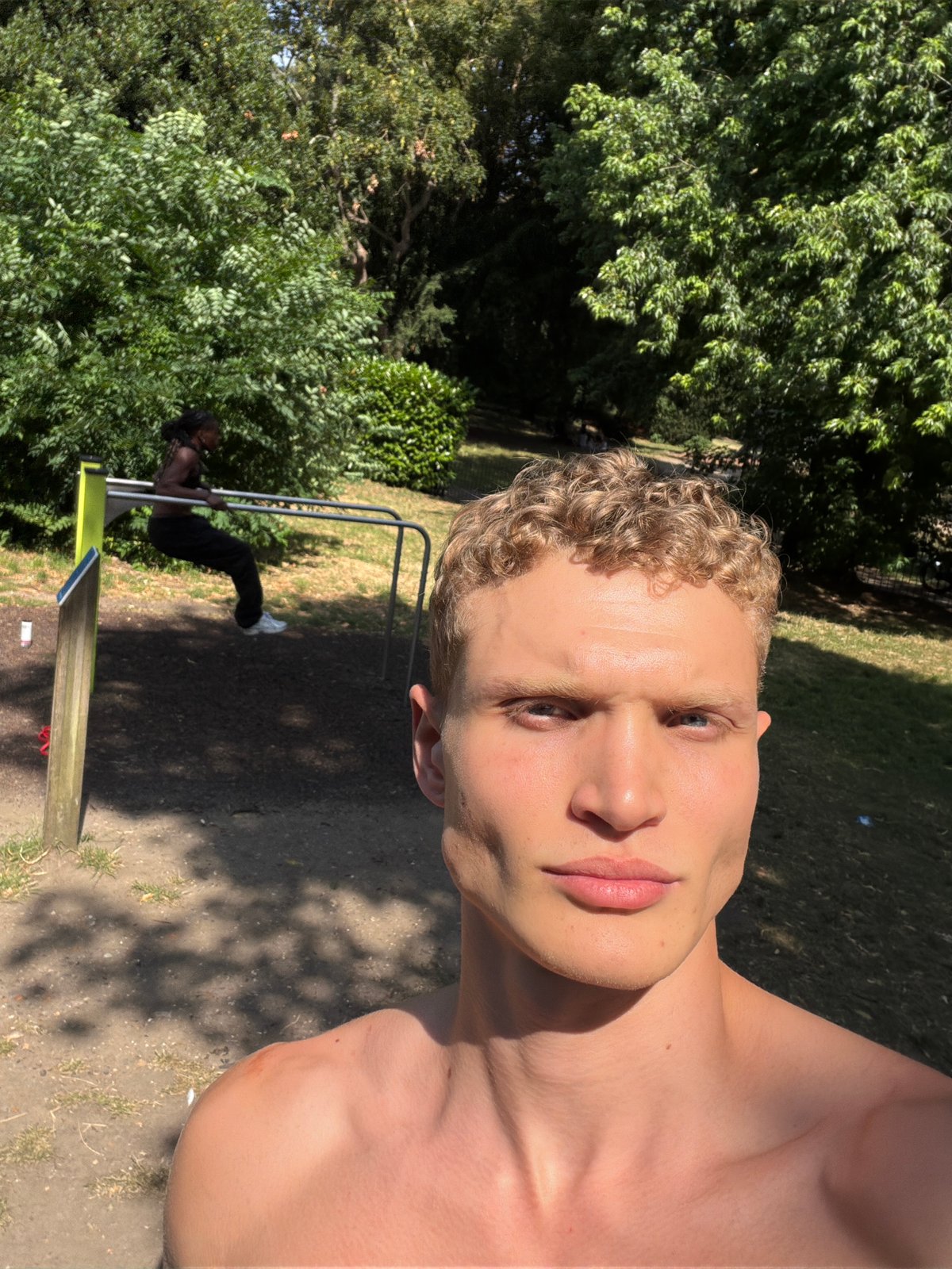Sunny selfie at a London park calisthenics spot