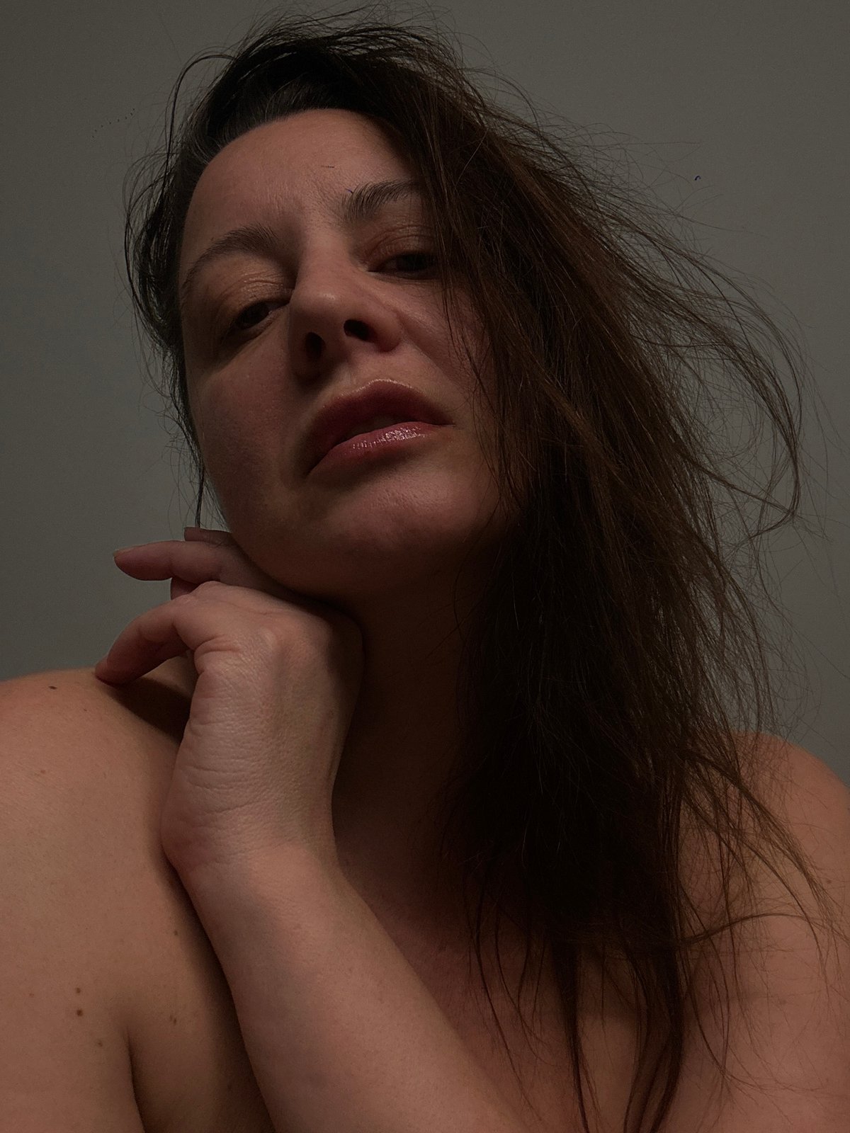 Portrait session captured in Riga features intimate close-up photographs