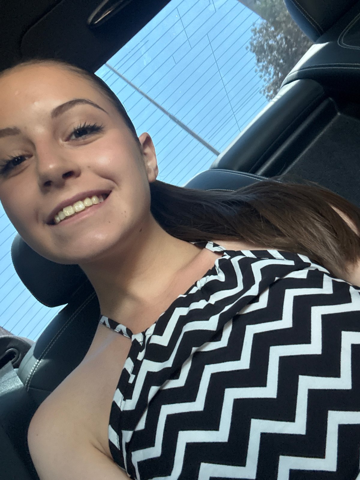 Quick car selfies in Burgas, same outfit, different angles