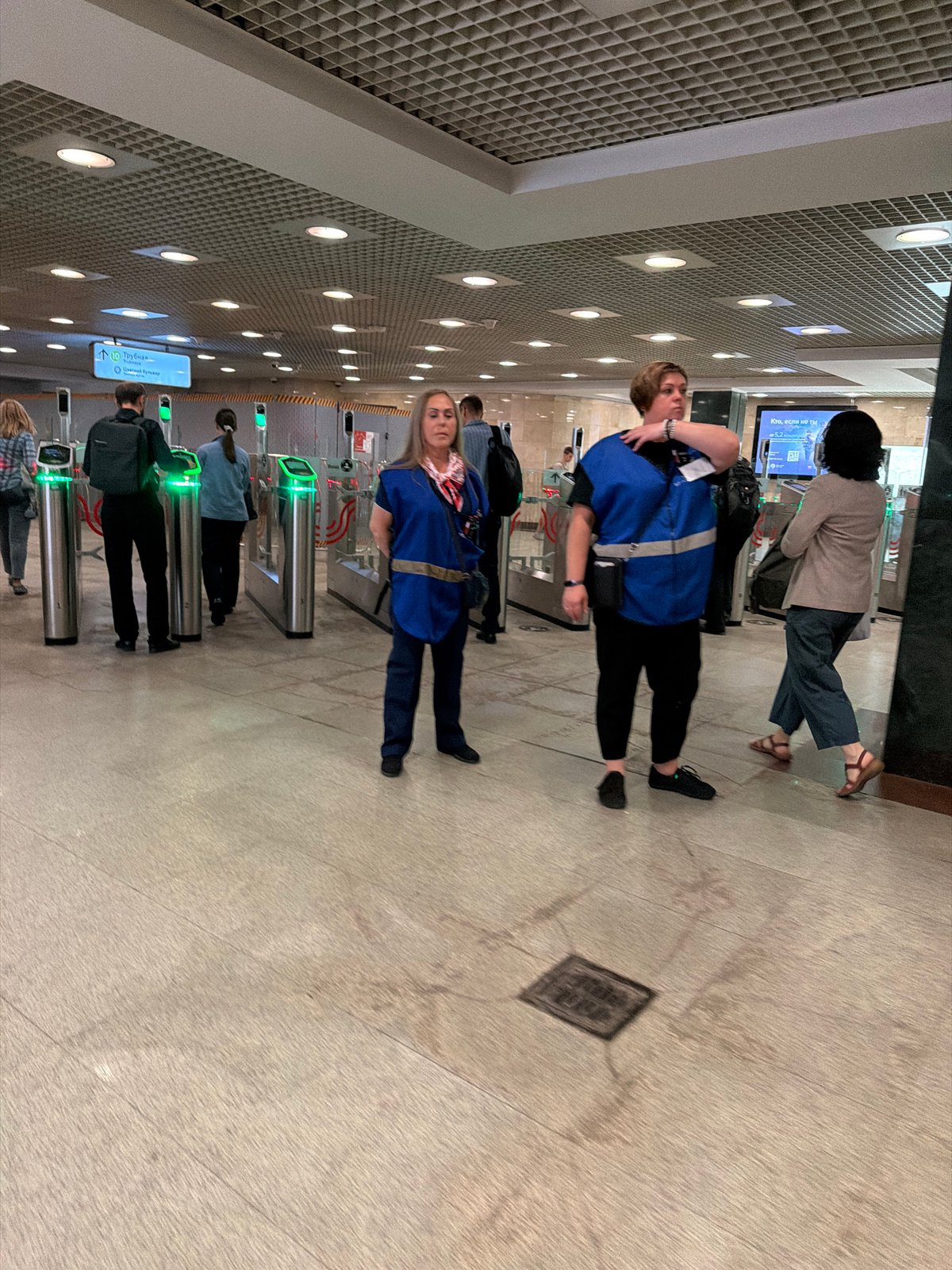 Metro rides, plazas, and street scenes across central Moscow