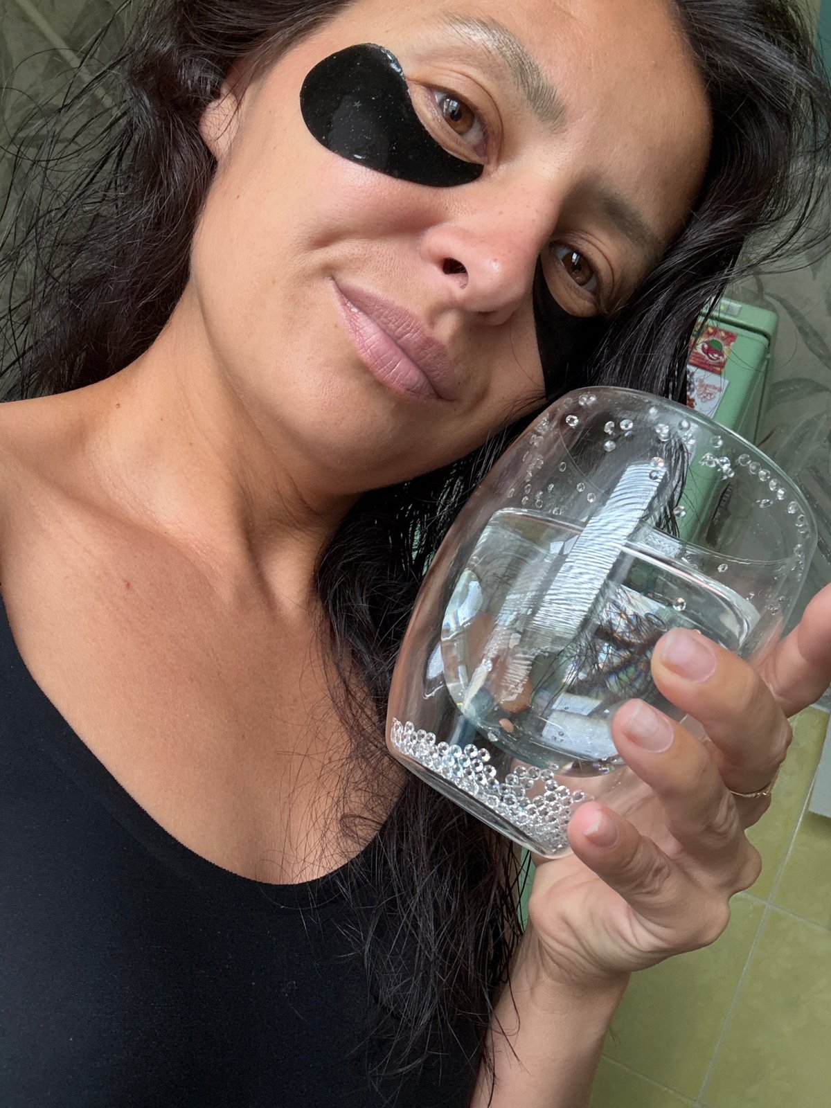 Woman documents morning routine with skincare and roses in Russia