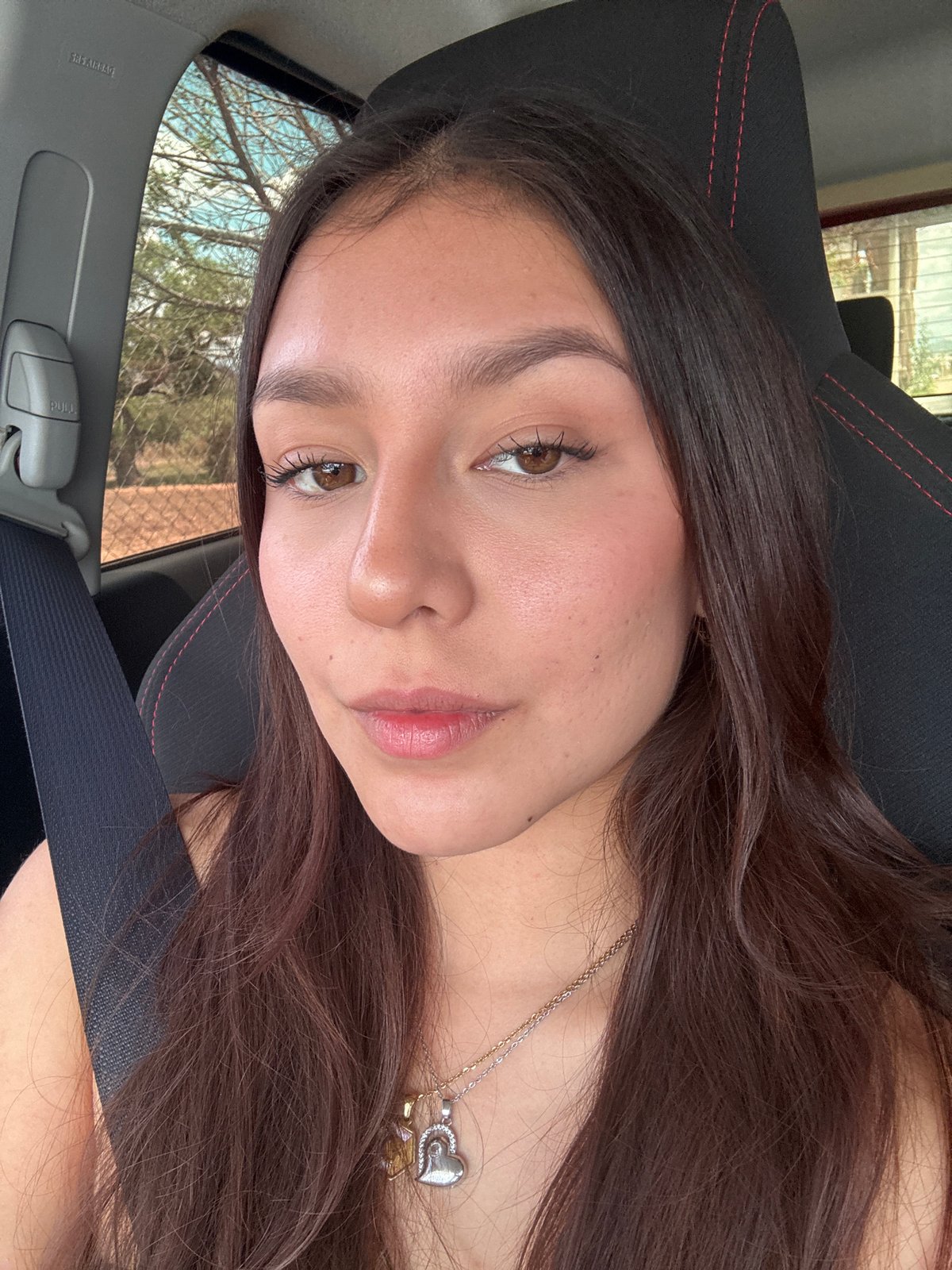 Woman documents car trip and meal in Tlalixtac