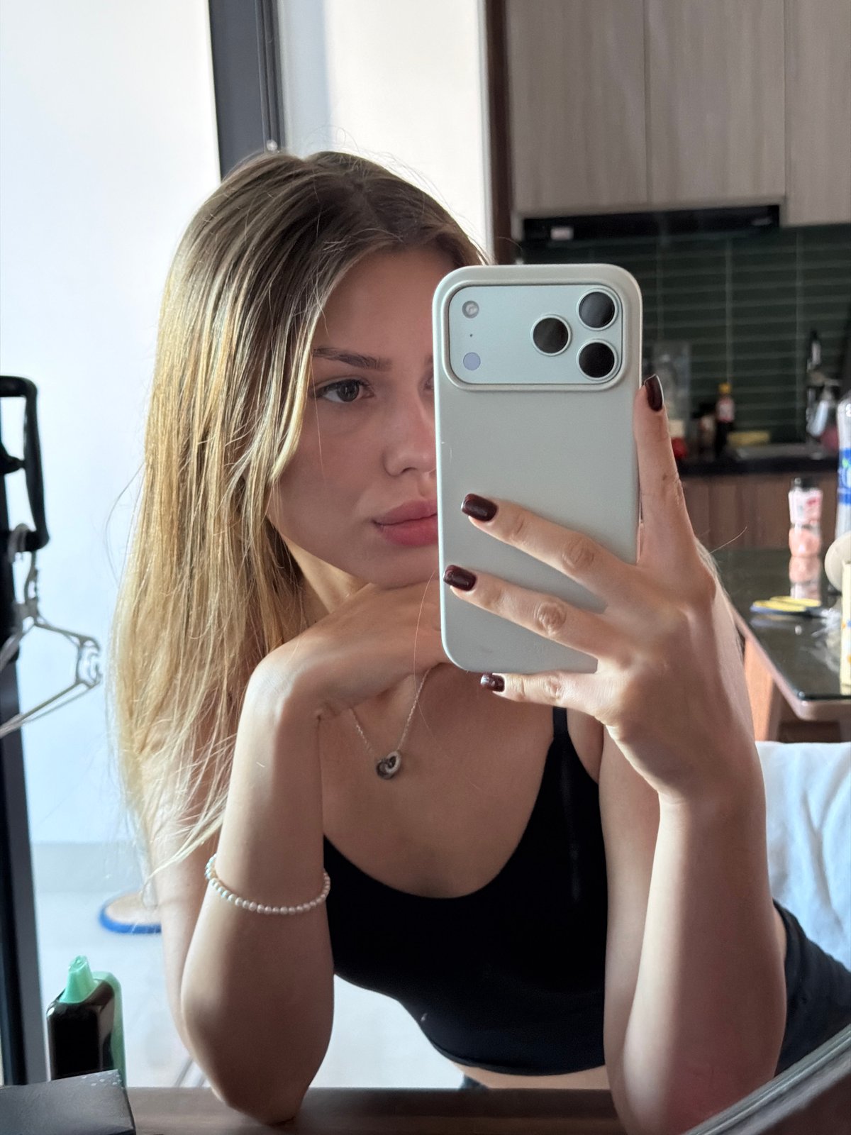 Slow morning in Da Nang: selfies, skincare, and a ginger cat