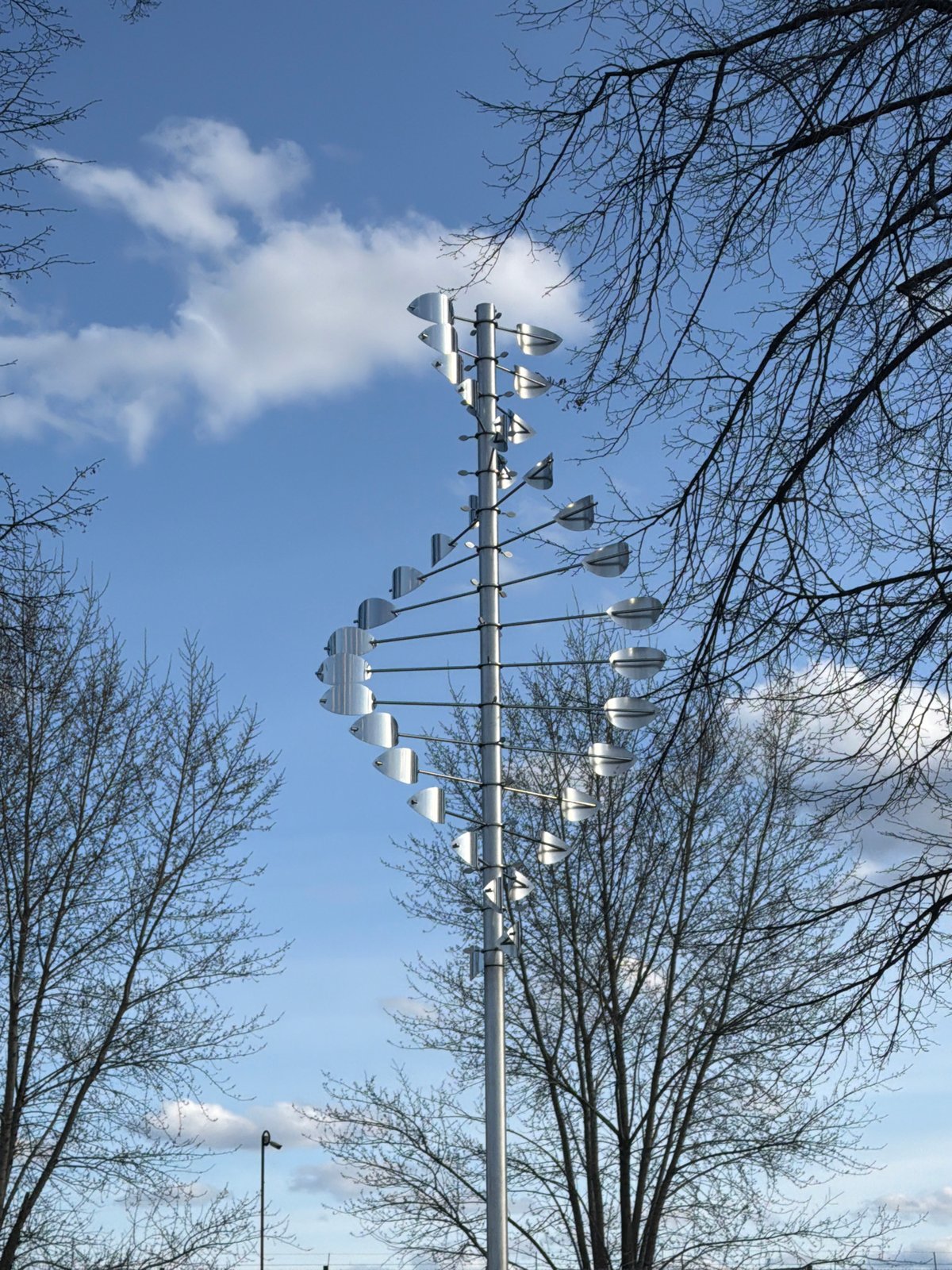 Cats and kinetic art documented in Votkinsk, Russia