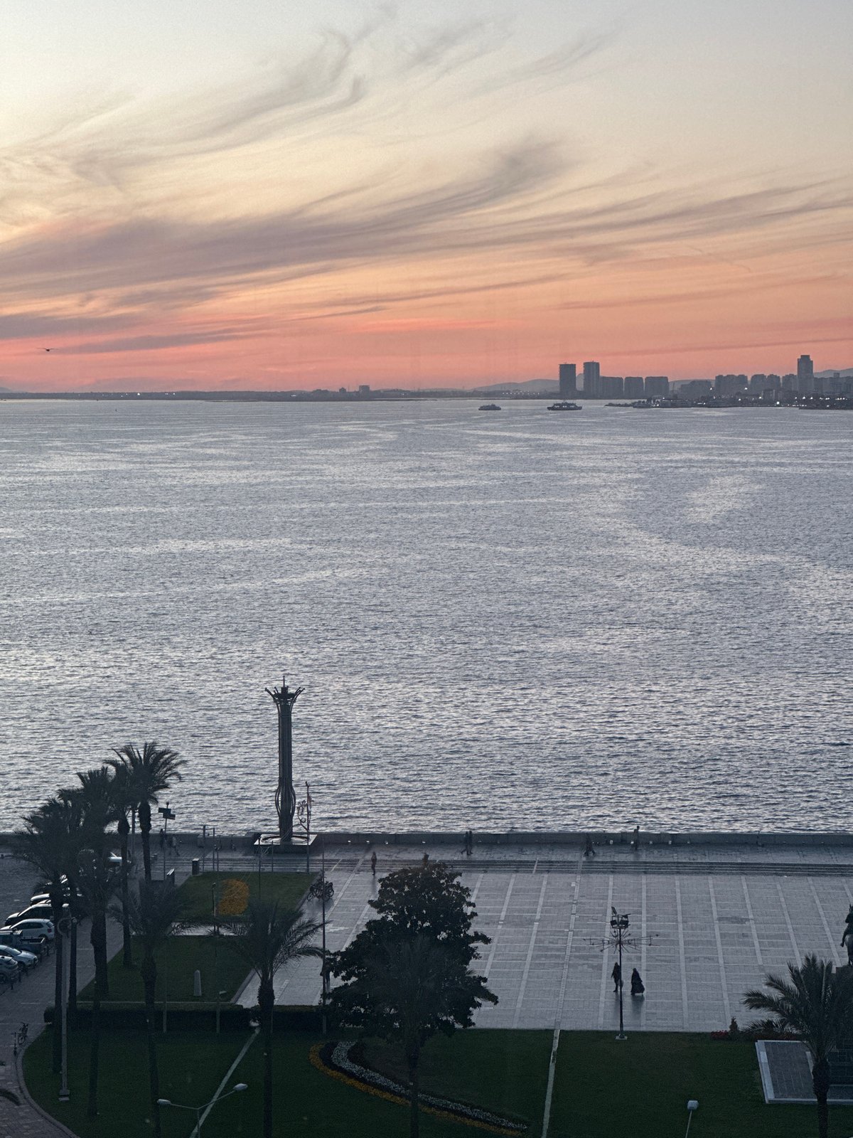 Elevated restaurant dining captures panoramic İzmir coastline views