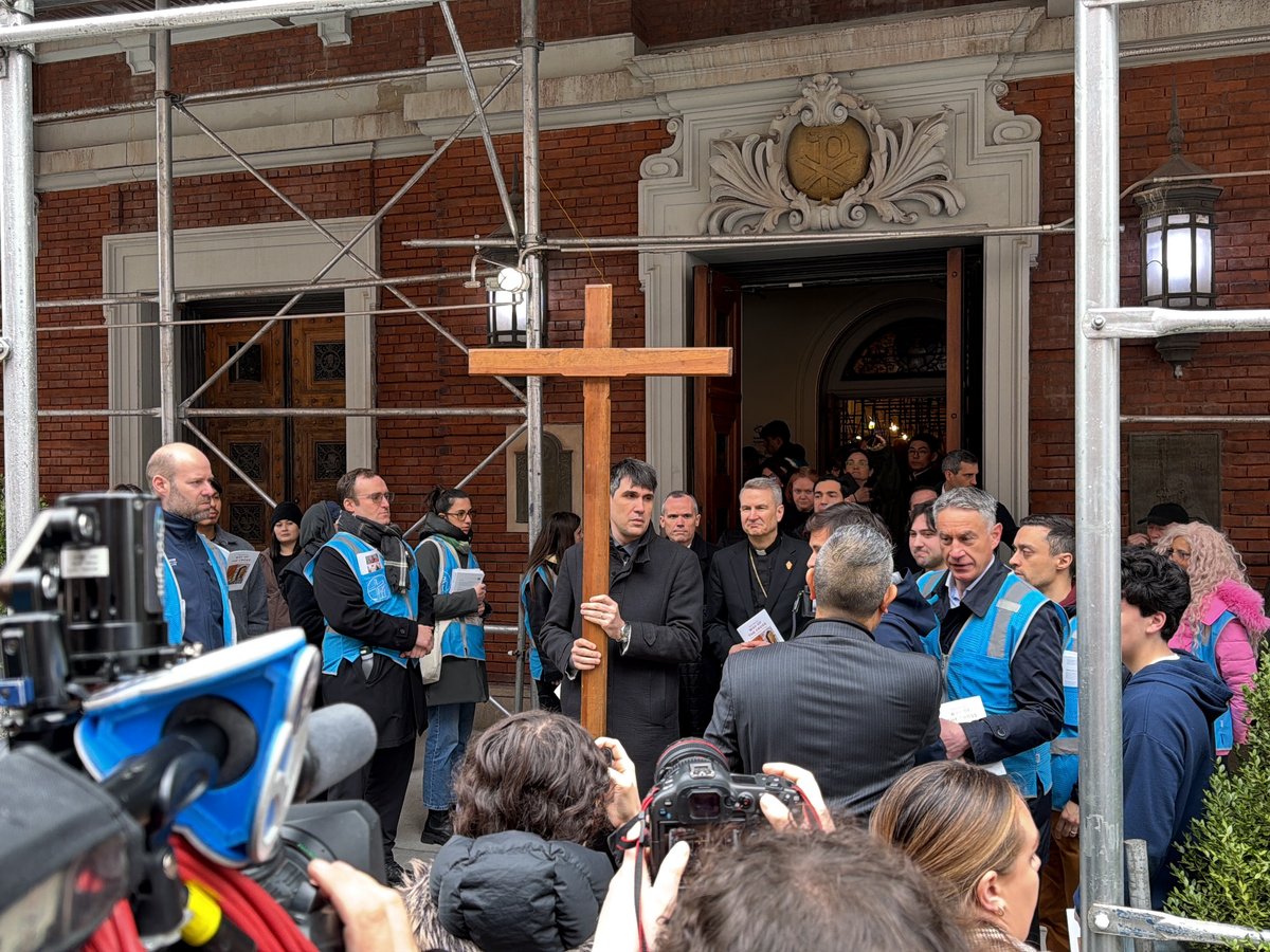 Bishop leads church service with choir in New York