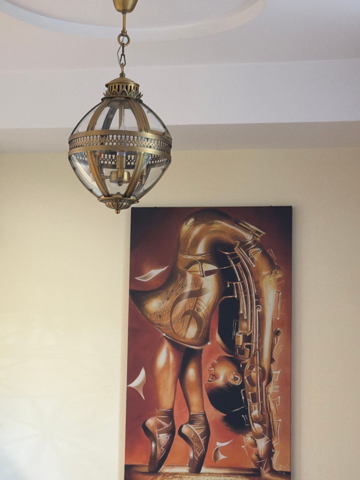 Musical artwork documented in Izhevsk interior space