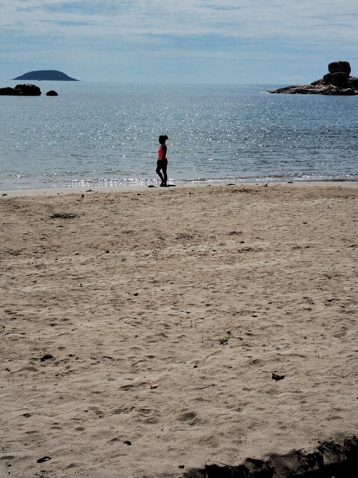 Daytime coastal scenes captured in Bac Nha Trang Ward