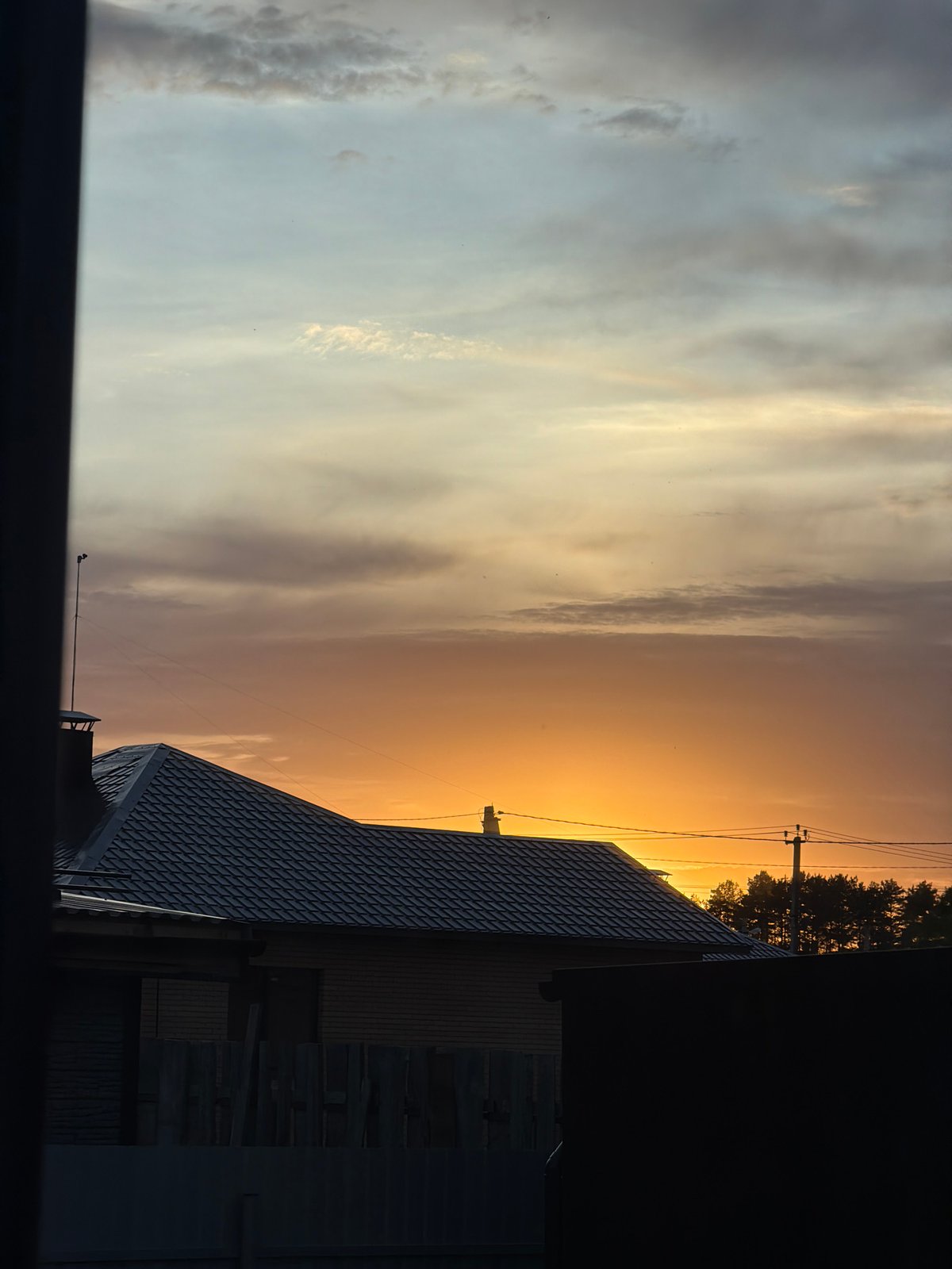 Domestic life documented in Chaikovsky home during evening hours