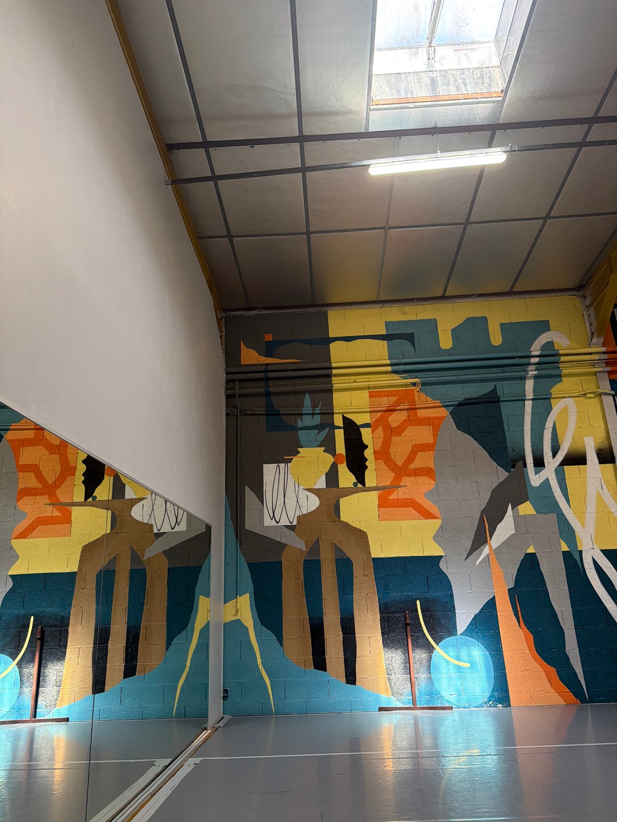Morning scenes around Strasbourg: art, shadows, selfies, gas stations