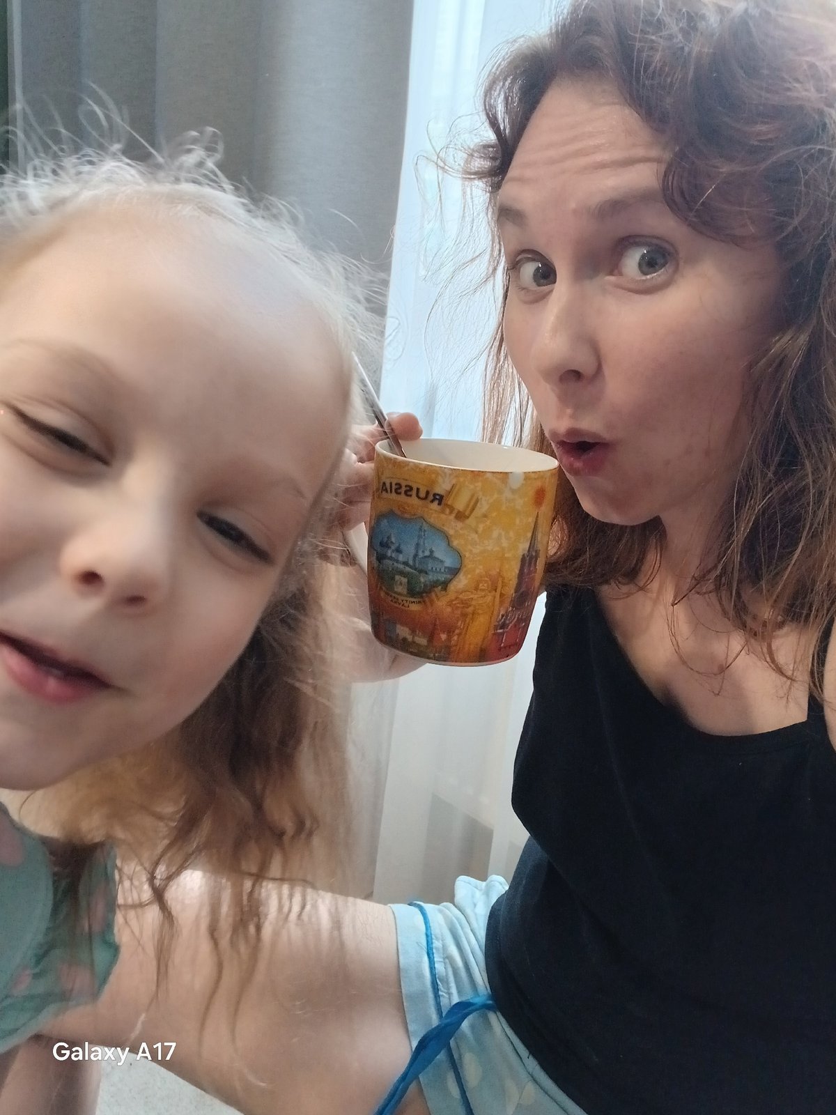 Family shares tender moments in Yekaterinburg #KissChallenge posts