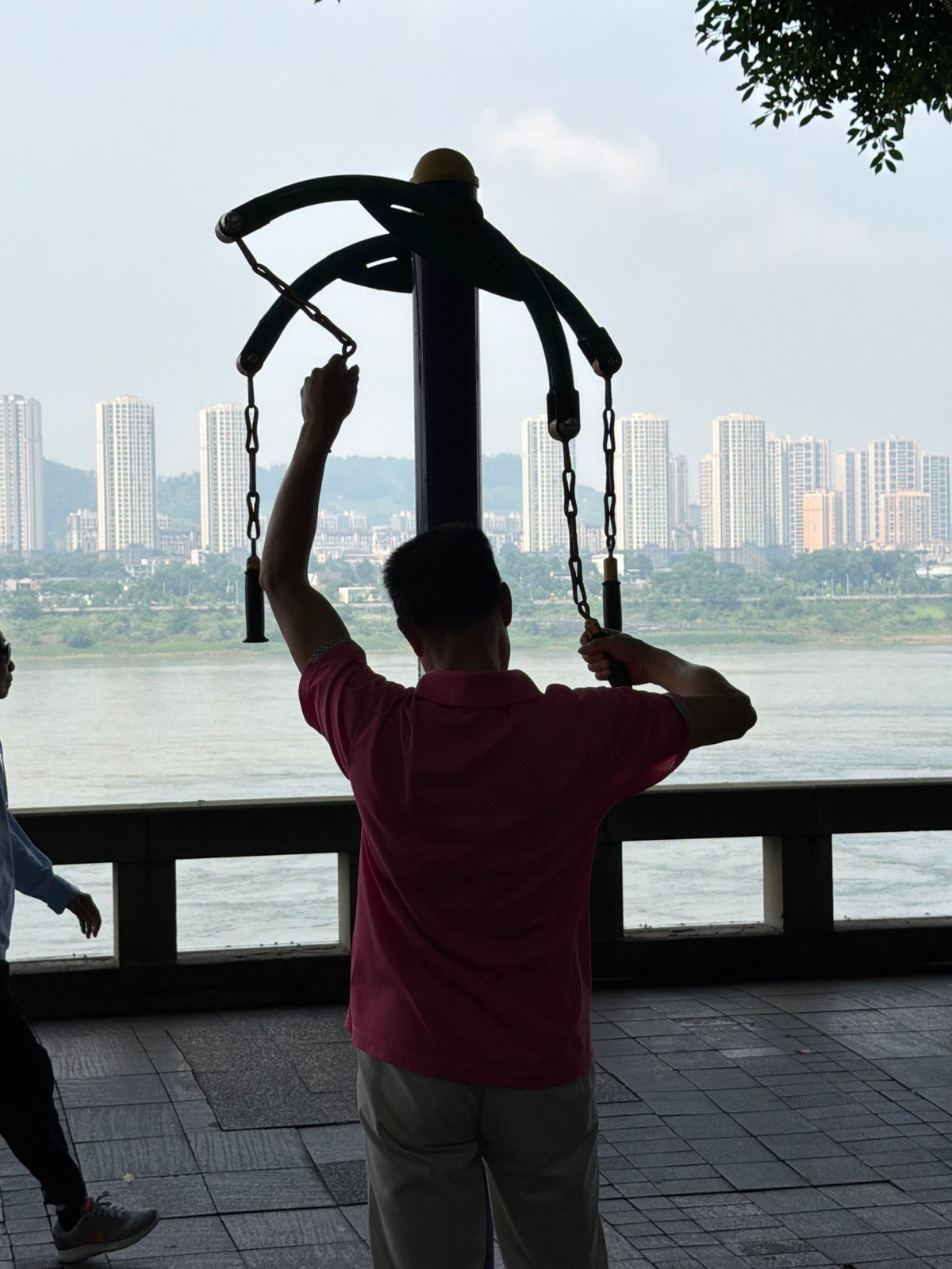 Morning riverside life captured in Jiangjin, China